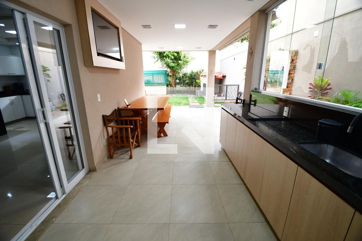 Casa à Venda - Taquaral, 4 Quartos,  250 m2 em , Campinas - sp | SoloBR