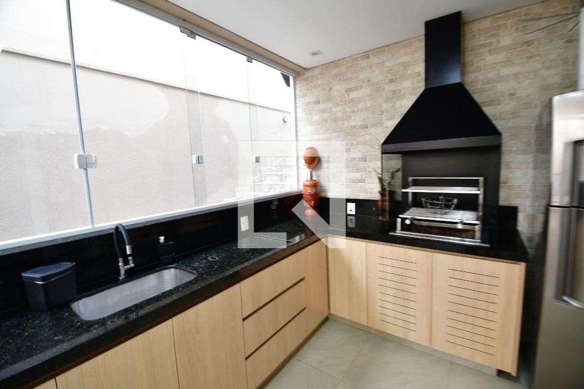 Casa à Venda - Taquaral, 4 Quartos,  250 m2 em , Campinas - sp | SoloBR