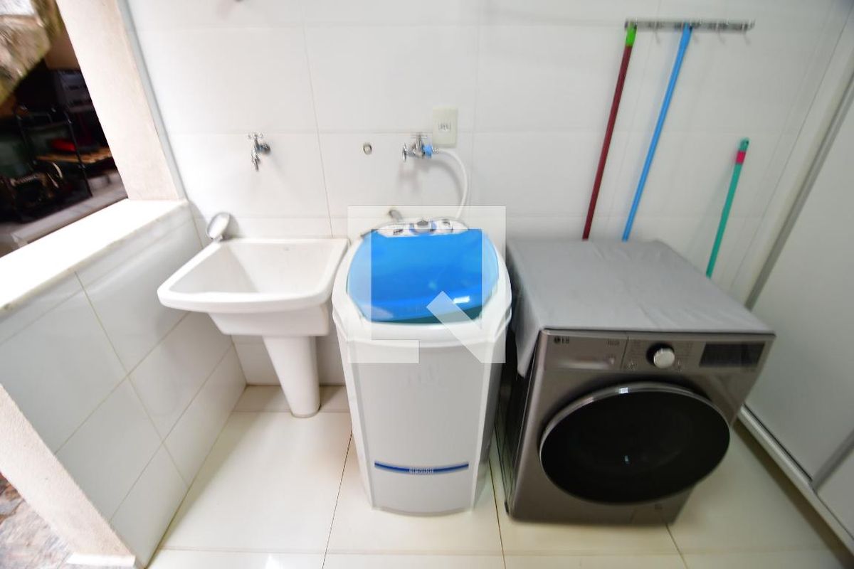Casa à Venda - Taquaral, 4 Quartos,  250 m2 em , Campinas - sp | SoloBR