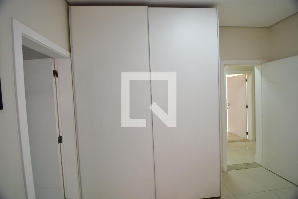 Casa à Venda - Taquaral, 4 Quartos,  250 m2 em , Campinas - sp | SoloBR