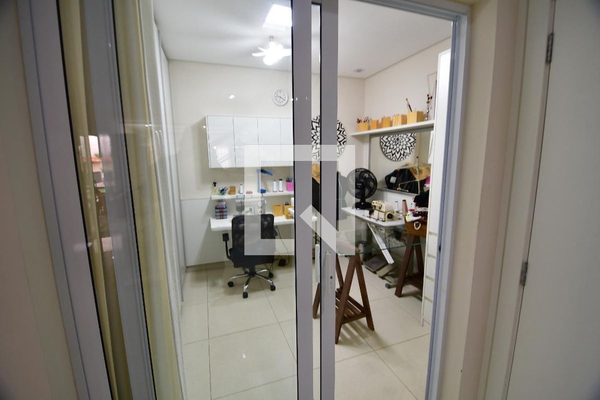 Casa à Venda - Taquaral, 4 Quartos,  250 m2 em , Campinas - sp | SoloBR