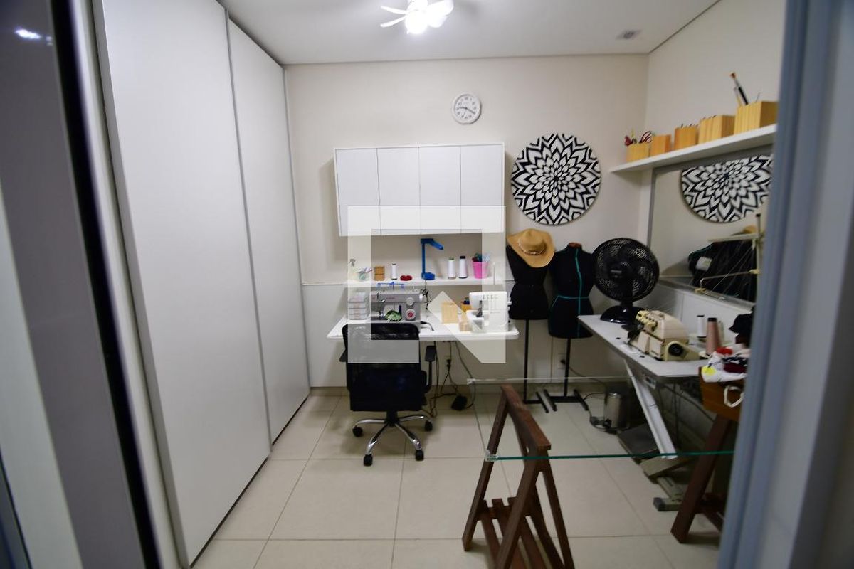 Casa à Venda - Taquaral, 4 Quartos,  250 m2 em , Campinas - sp | SoloBR