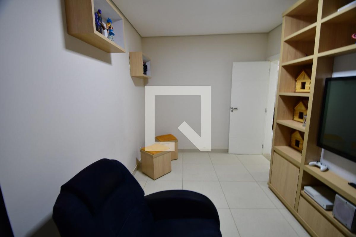 Casa à Venda - Taquaral, 4 Quartos,  250 m2 em , Campinas - sp | SoloBR
