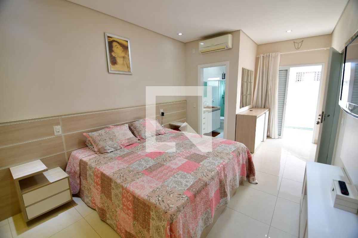 Casa à Venda - Taquaral, 4 Quartos,  250 m2 em , Campinas - sp | SoloBR