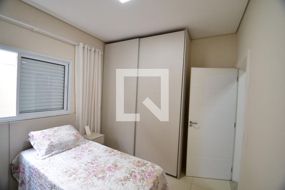 Casa à Venda - Taquaral, 4 Quartos,  250 m2 em , Campinas - sp | SoloBR