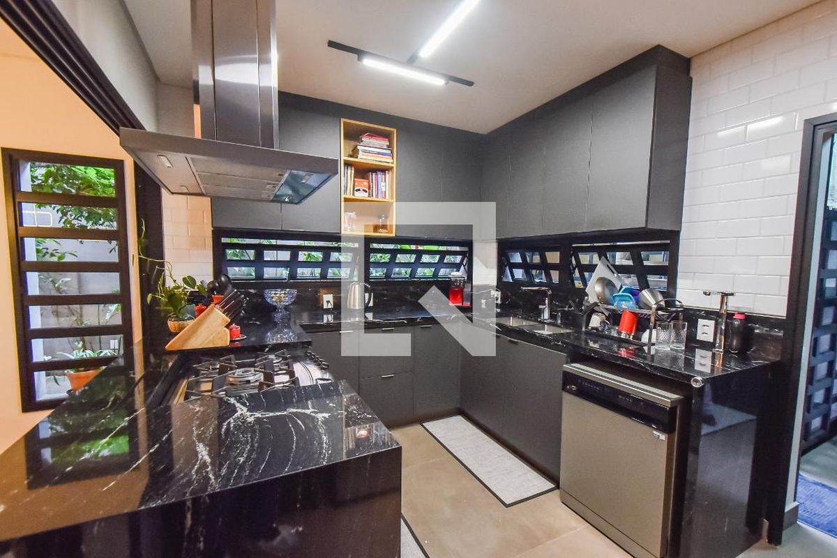 Casa, 4 quartos, 256 m² - Foto 38