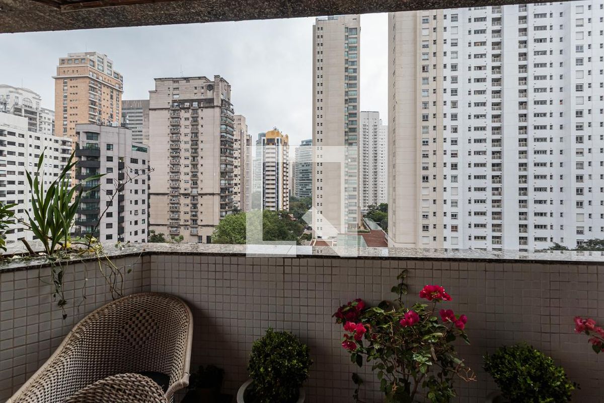 Apartamento, 4 quartos, 244 m² - Foto 10
