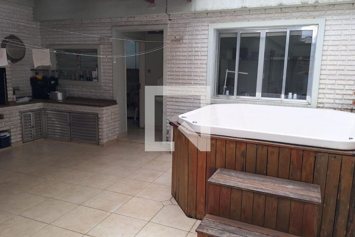 Casa, 4 quartos, 240 m² - Foto 21