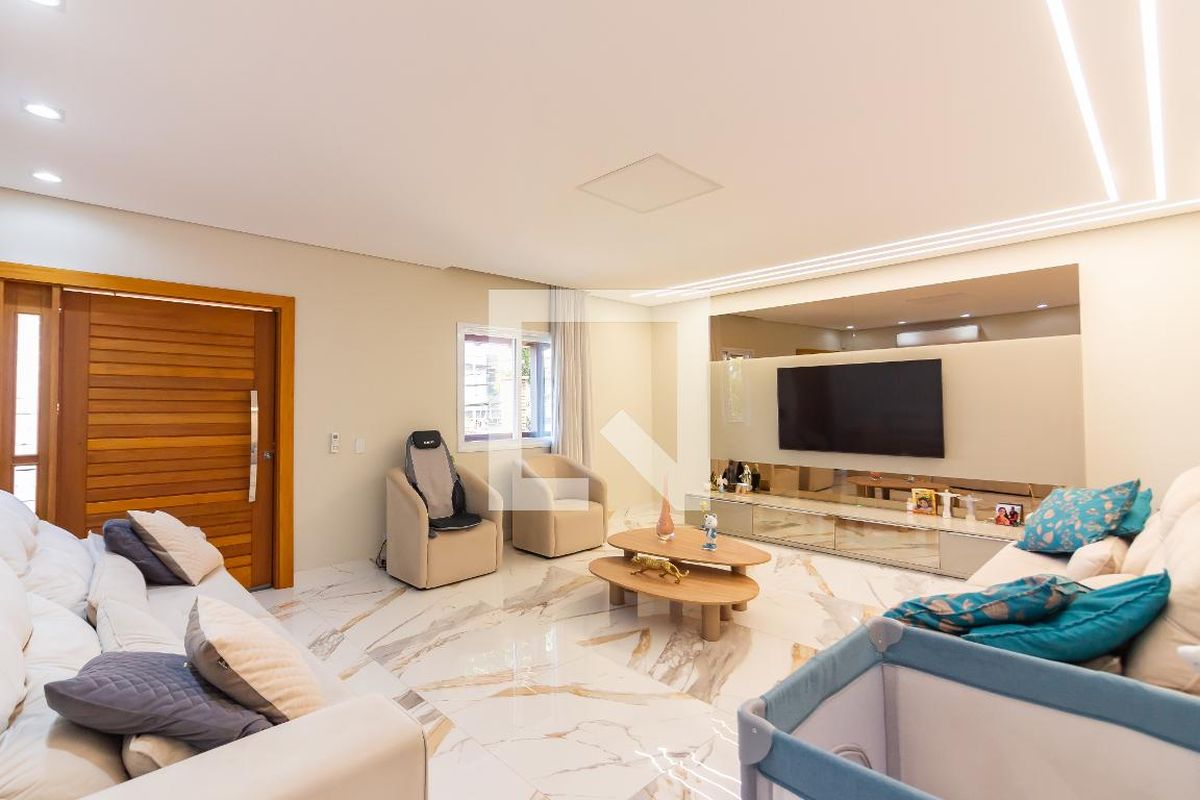 Casa, 3 quartos, 329 m² - Foto 1