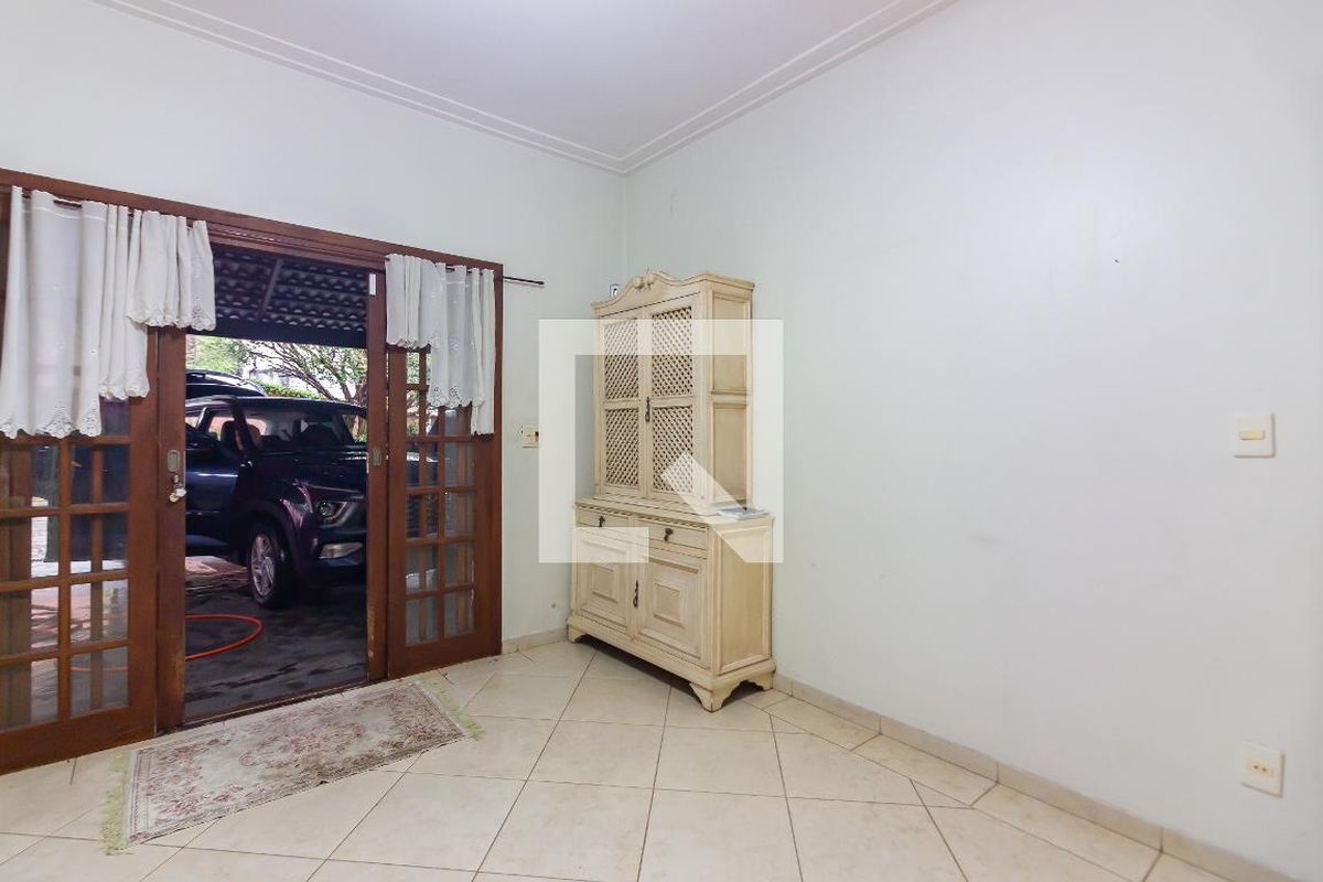 Casa, 3 quartos, 180 m² - Foto 2