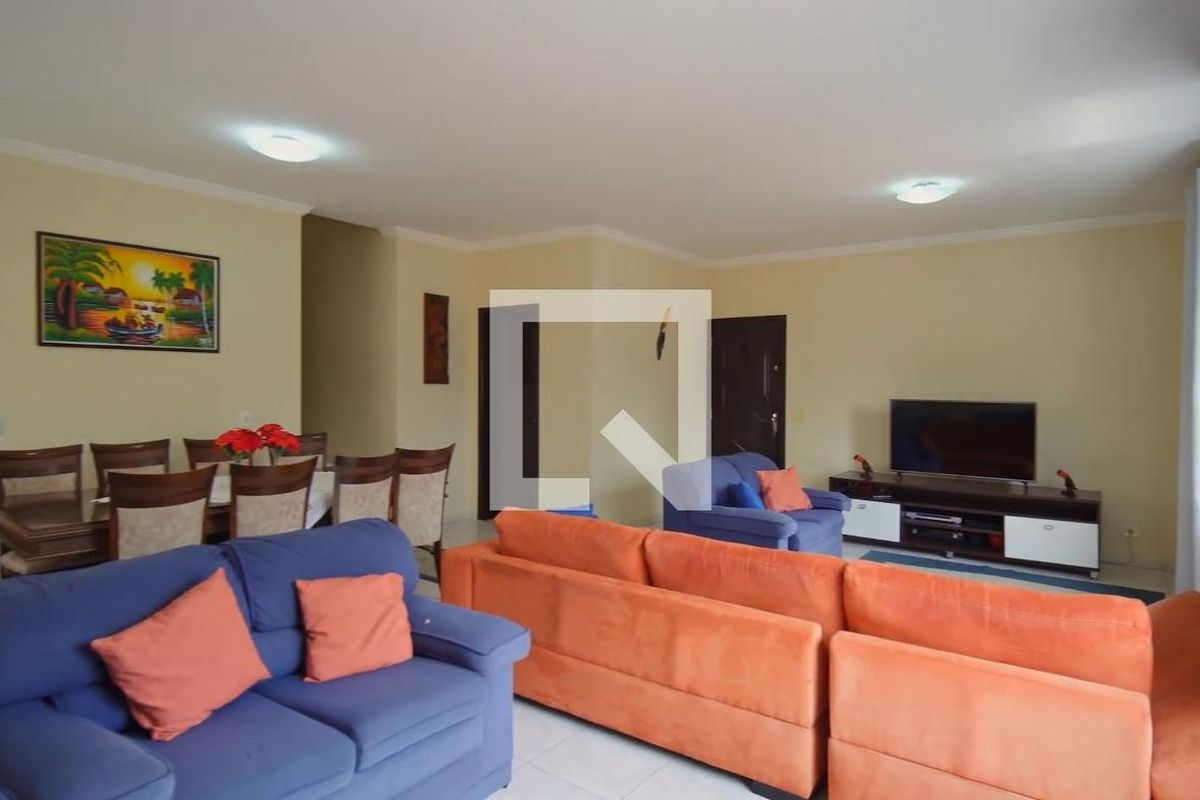 Casa, 3 quartos, 248 m² - Foto 1