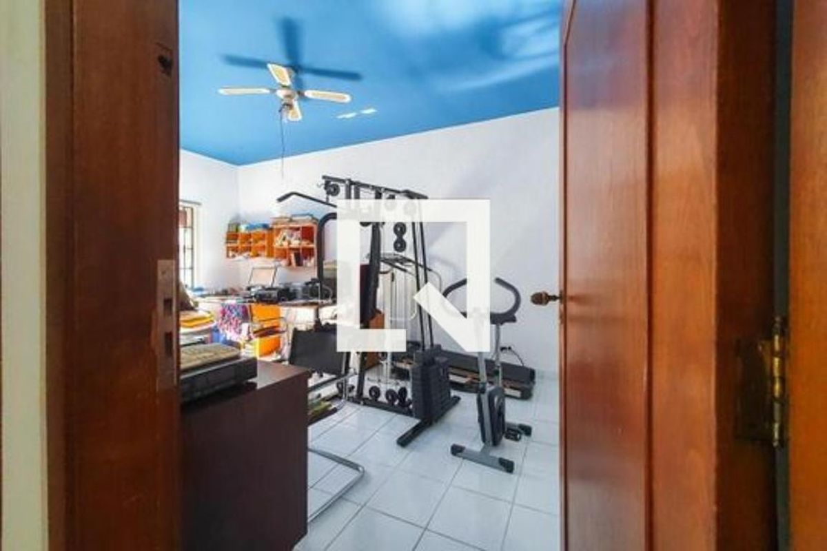 Casa, 3 quartos, 250 m² - Foto 37