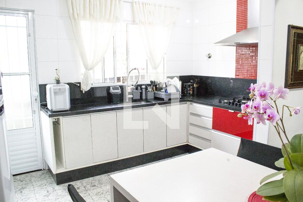 Casa, 4 quartos, 250 m² - Foto 27