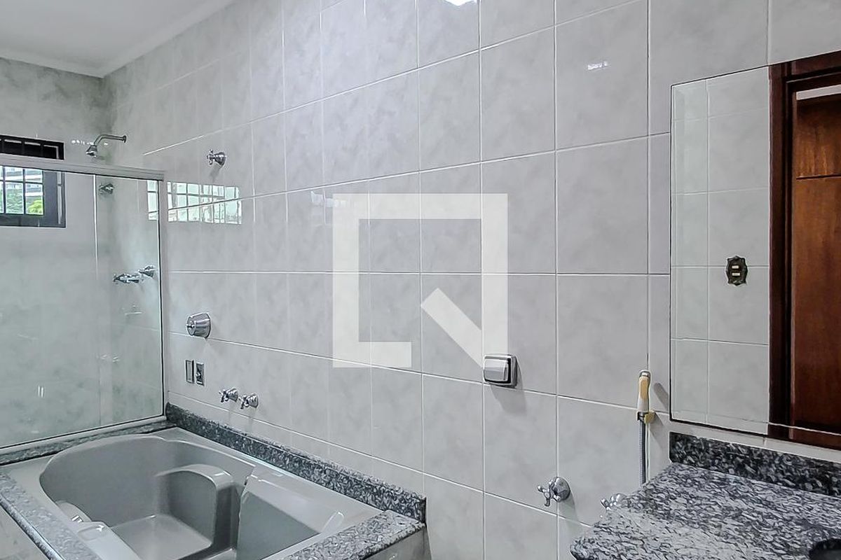 Casa, 4 quartos, 310 m² - Foto 30