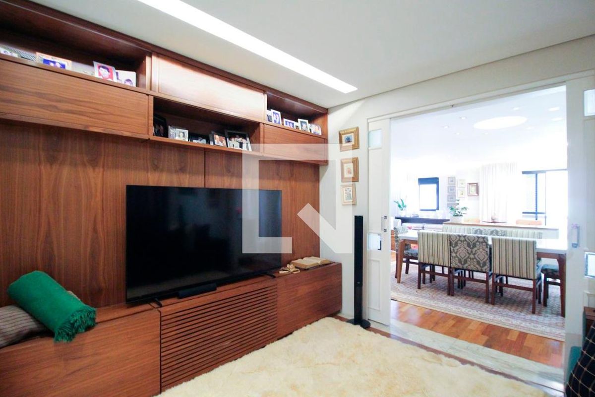 Apartamento, 3 quartos, 216 m² - Foto 13