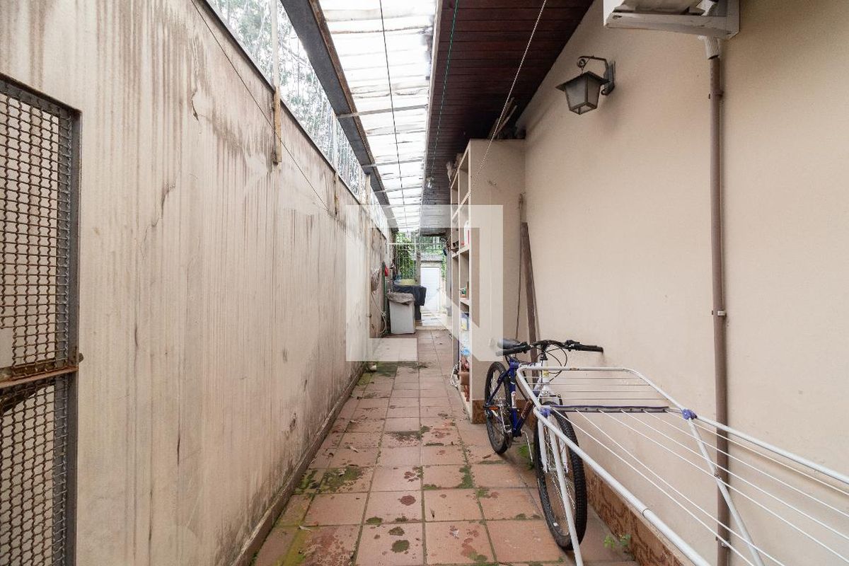 Casa, 4 quartos, 250 m² - Foto 28
