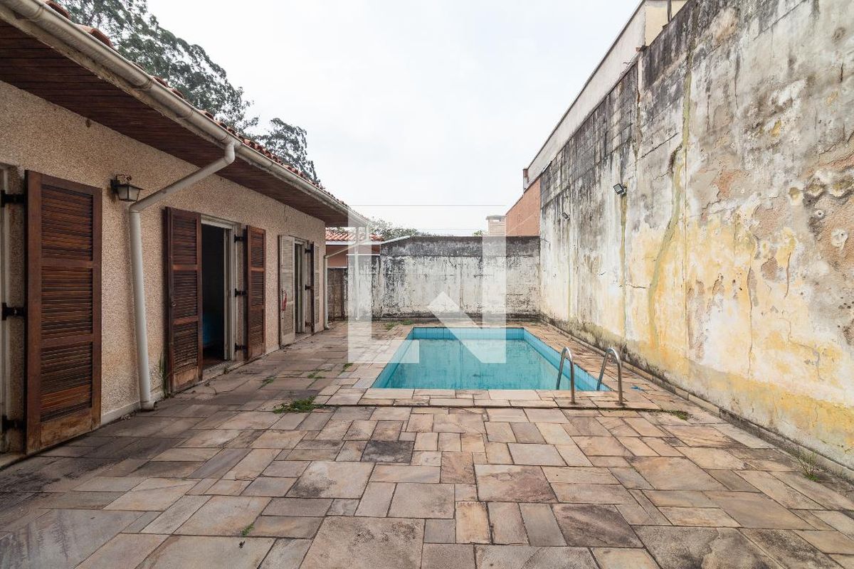 Casa, 4 quartos, 250 m² - Foto 32