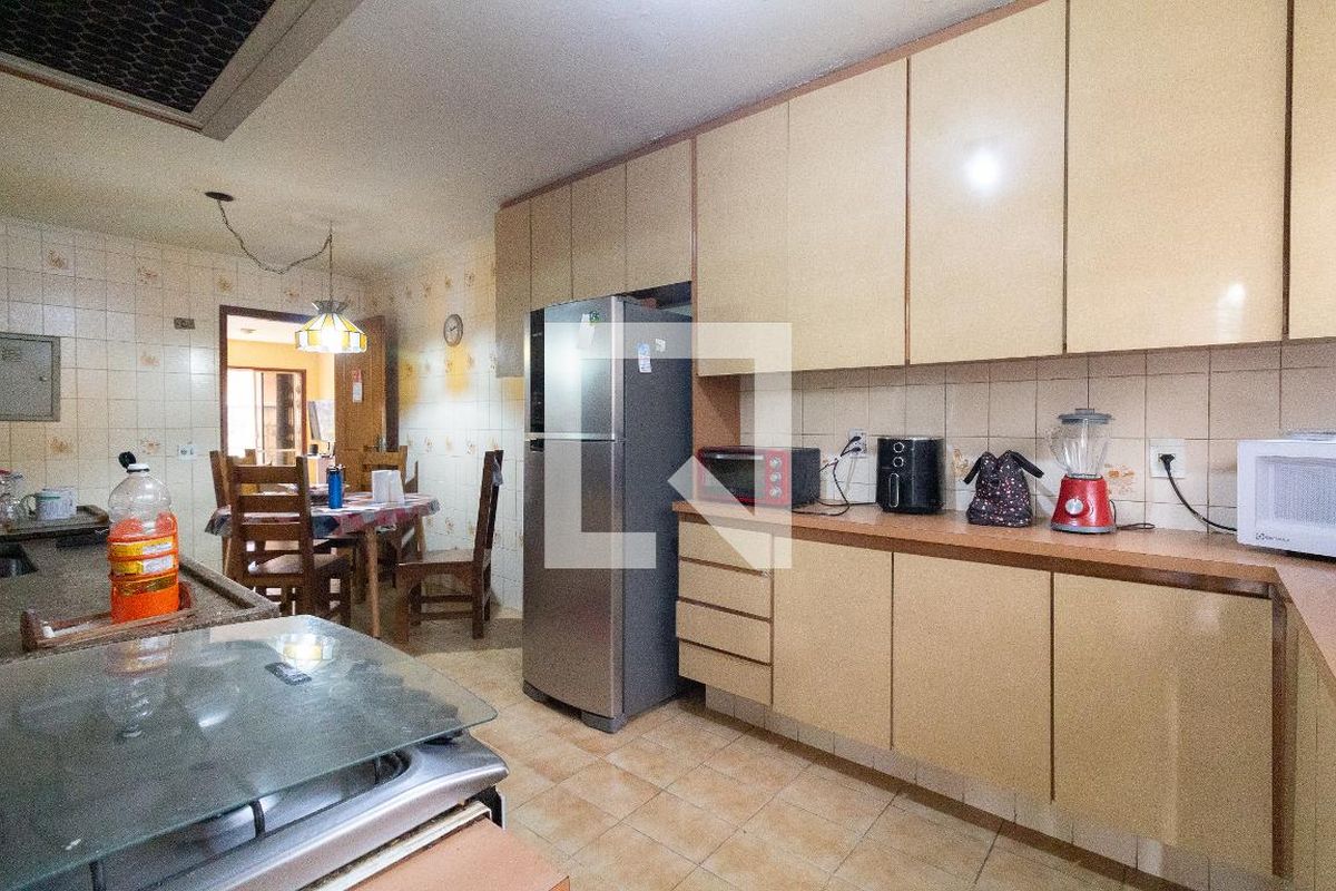 Casa, 4 quartos, 250 m² - Foto 8