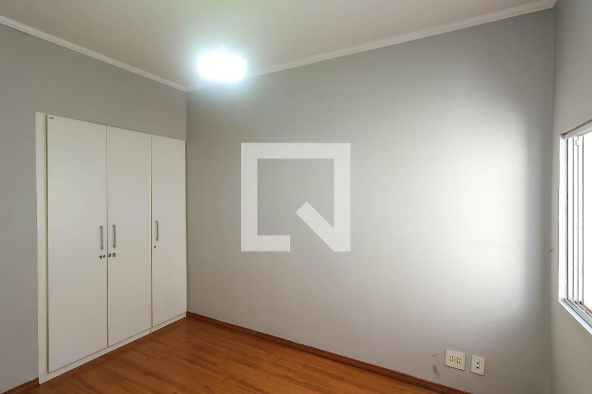 Casa, 4 quartos, 260 m² - Foto 35