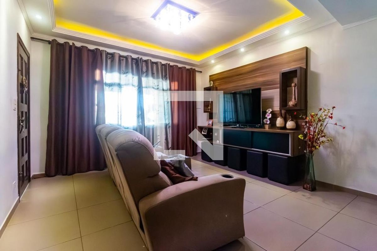 Casa, 3 quartos, 195 m² - Foto 1
