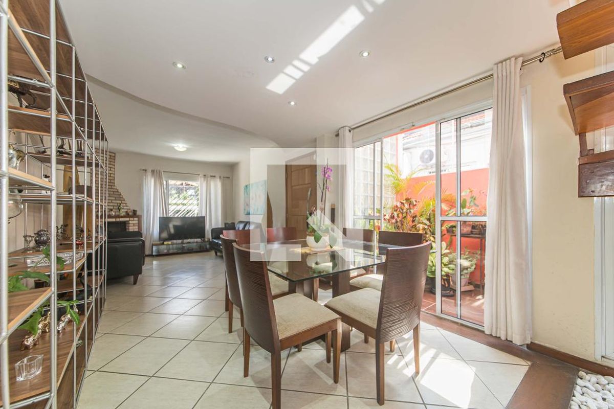 Casa, 3 quartos, 195 m² - Foto 4