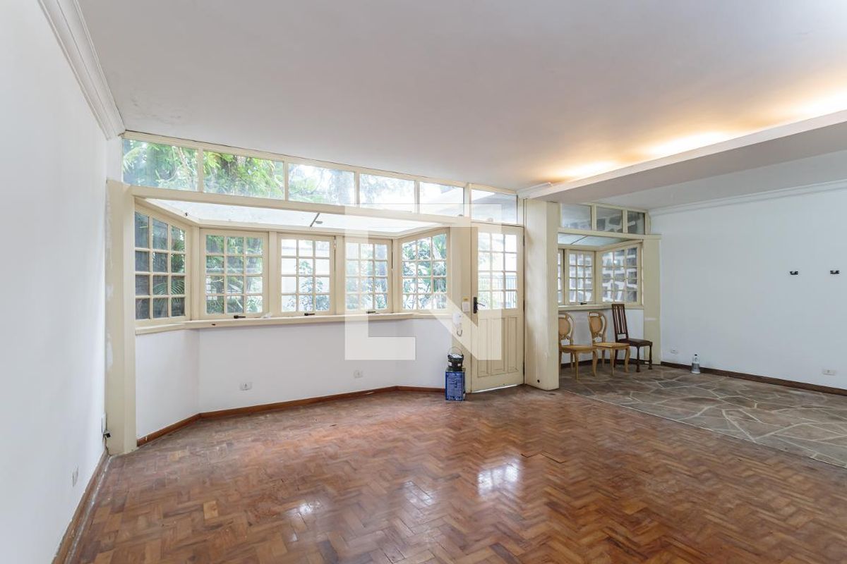 Casa, 6 quartos, 312 m² - Foto 2