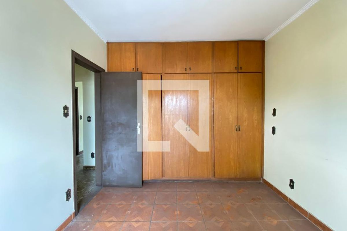 Casa, 5 quartos, 326 m² - Foto 9