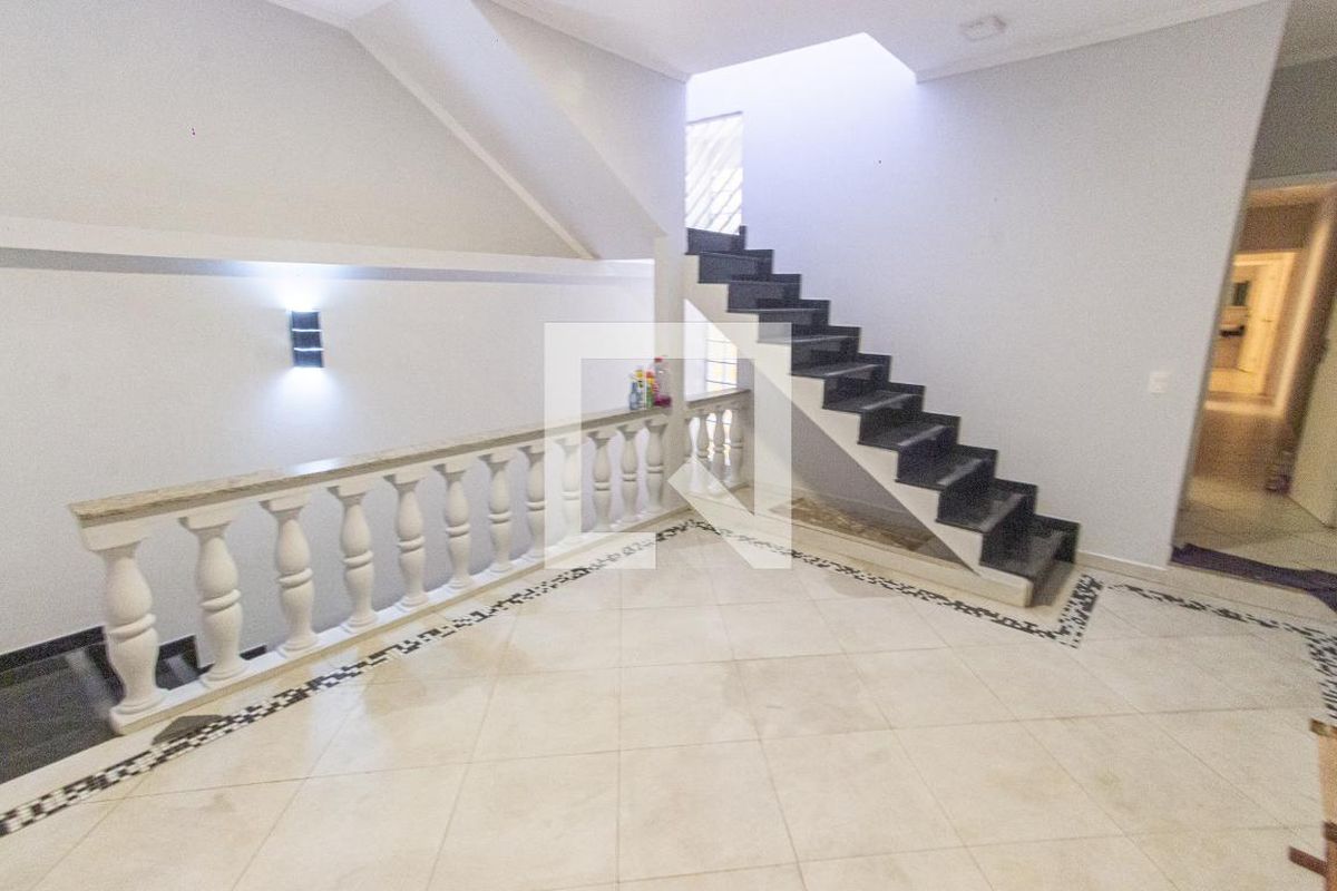 Casa, 4 quartos, 291 m² - Foto 2