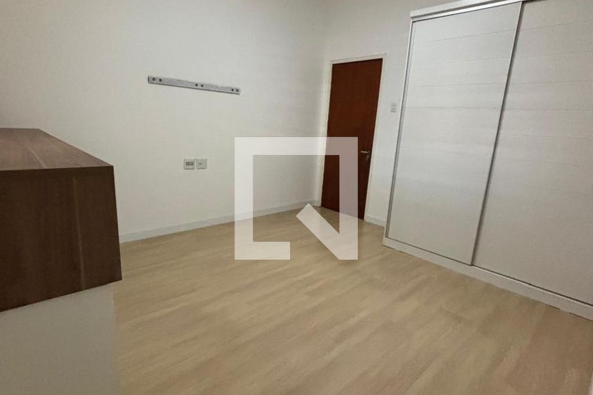 Casa, 3 quartos, 210 m² - Foto 10