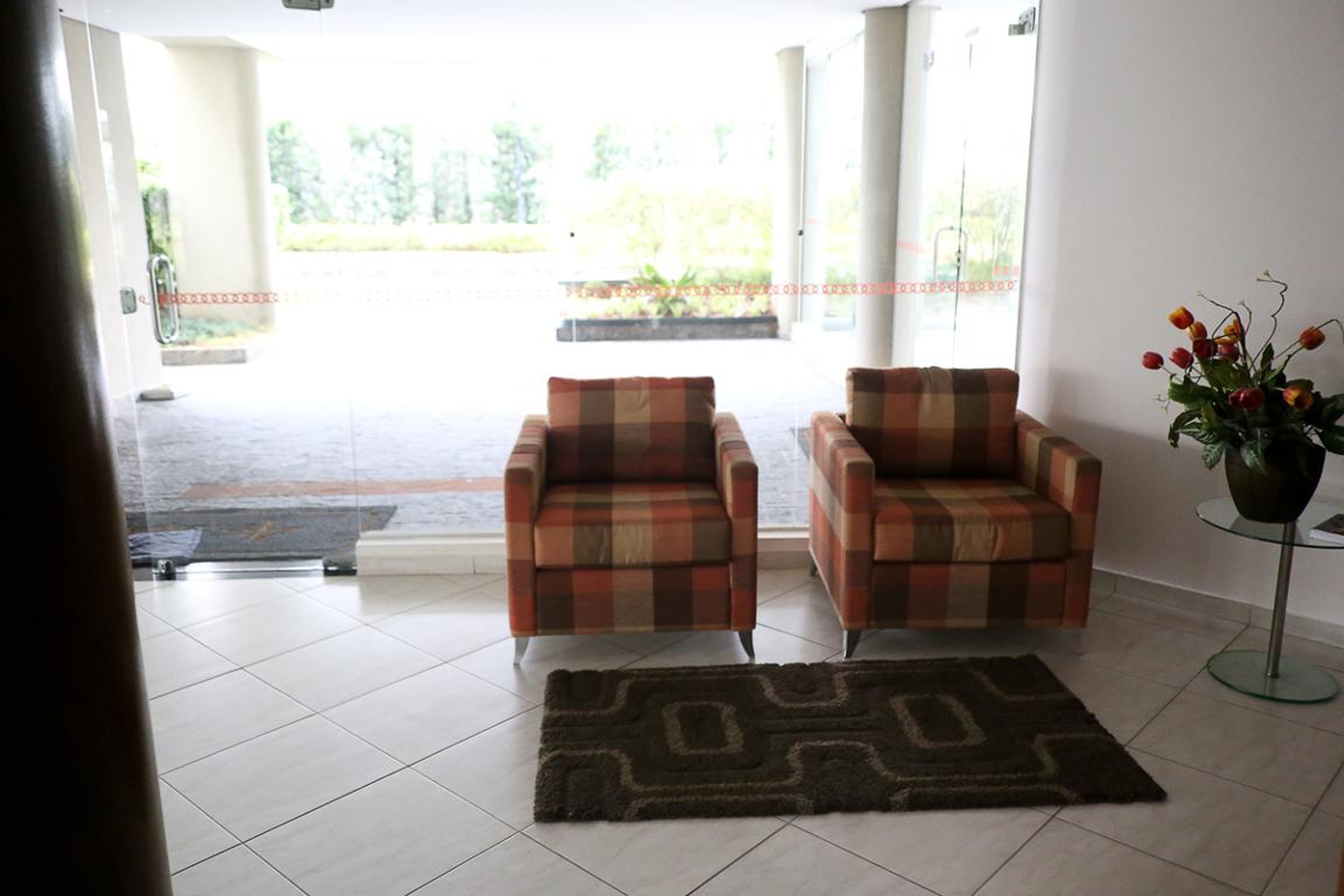 Hall Condomínio em Avenida Imperatriz Leopoldina, 2110