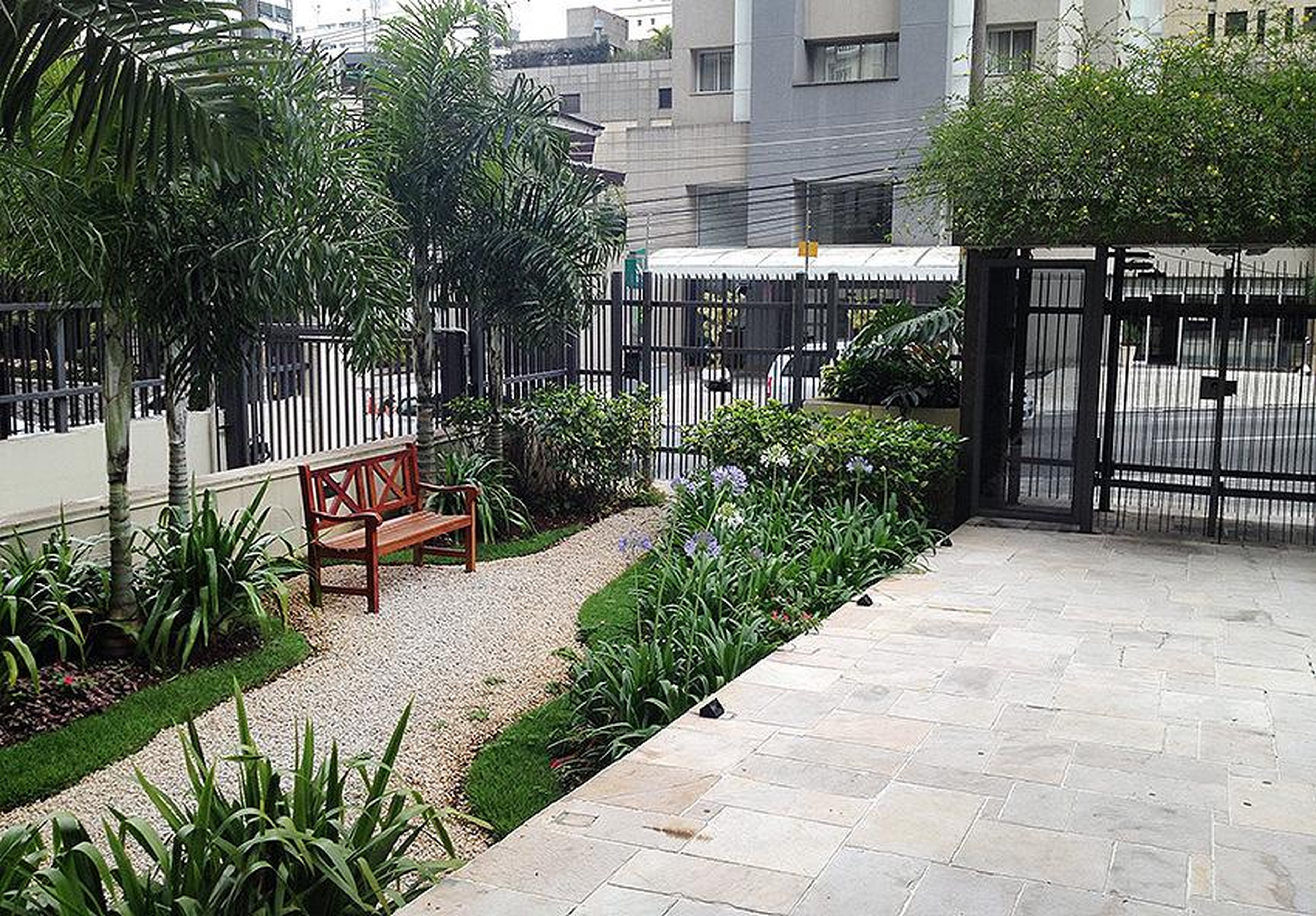 Entrada do prédio - Carlos Gomes