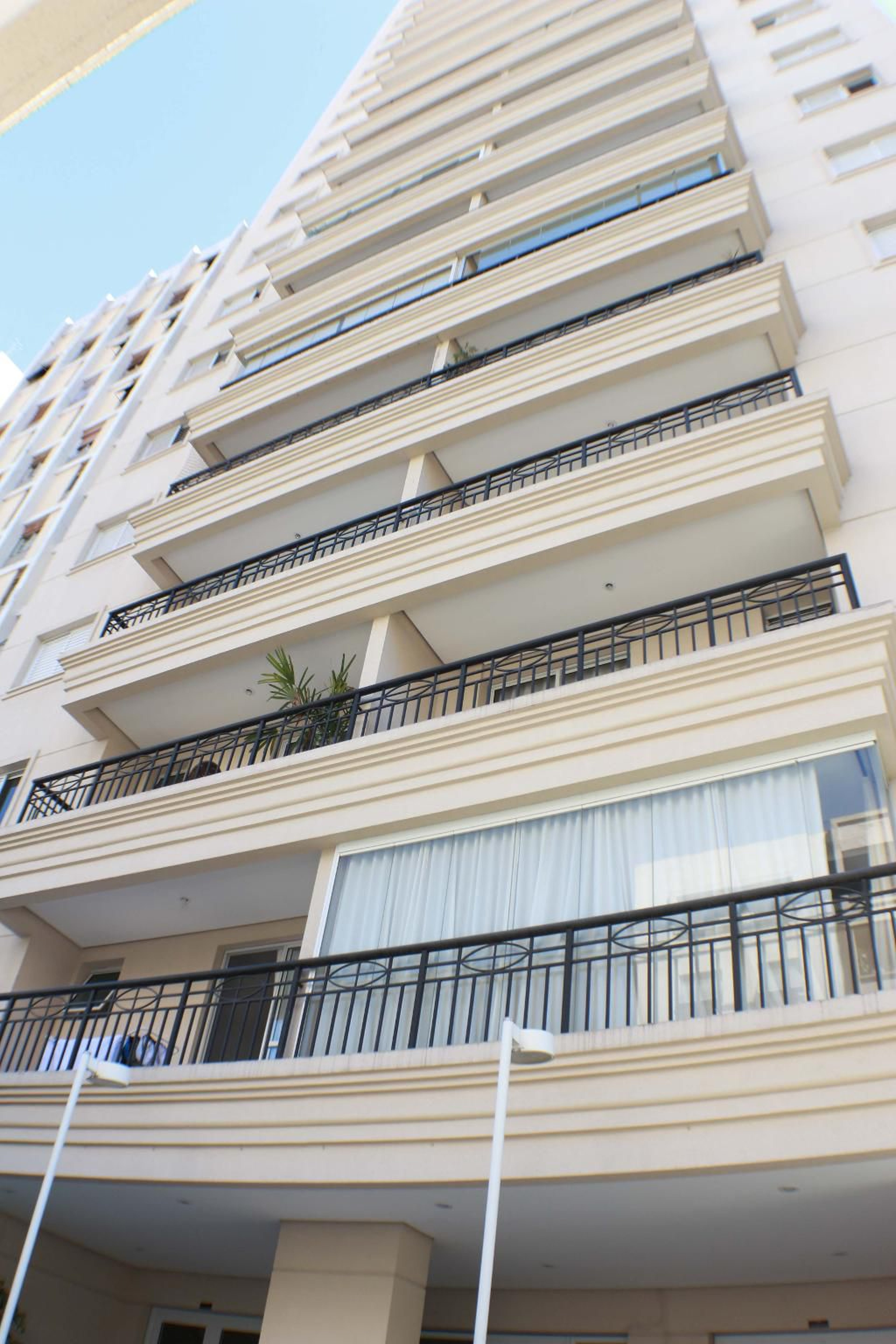 Prédio Condomínio Attualita