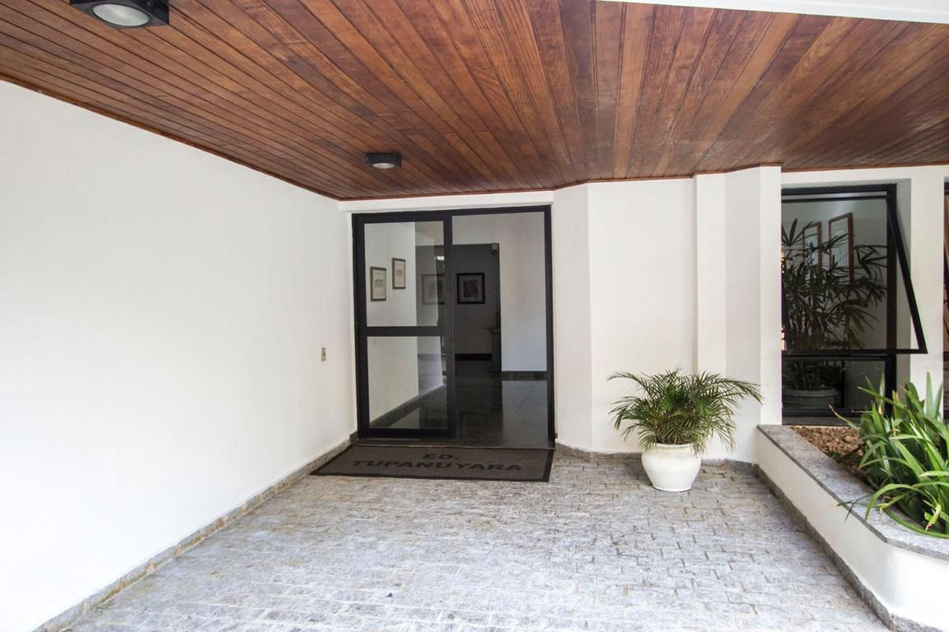 Entrada do Predio - Tupanuyara