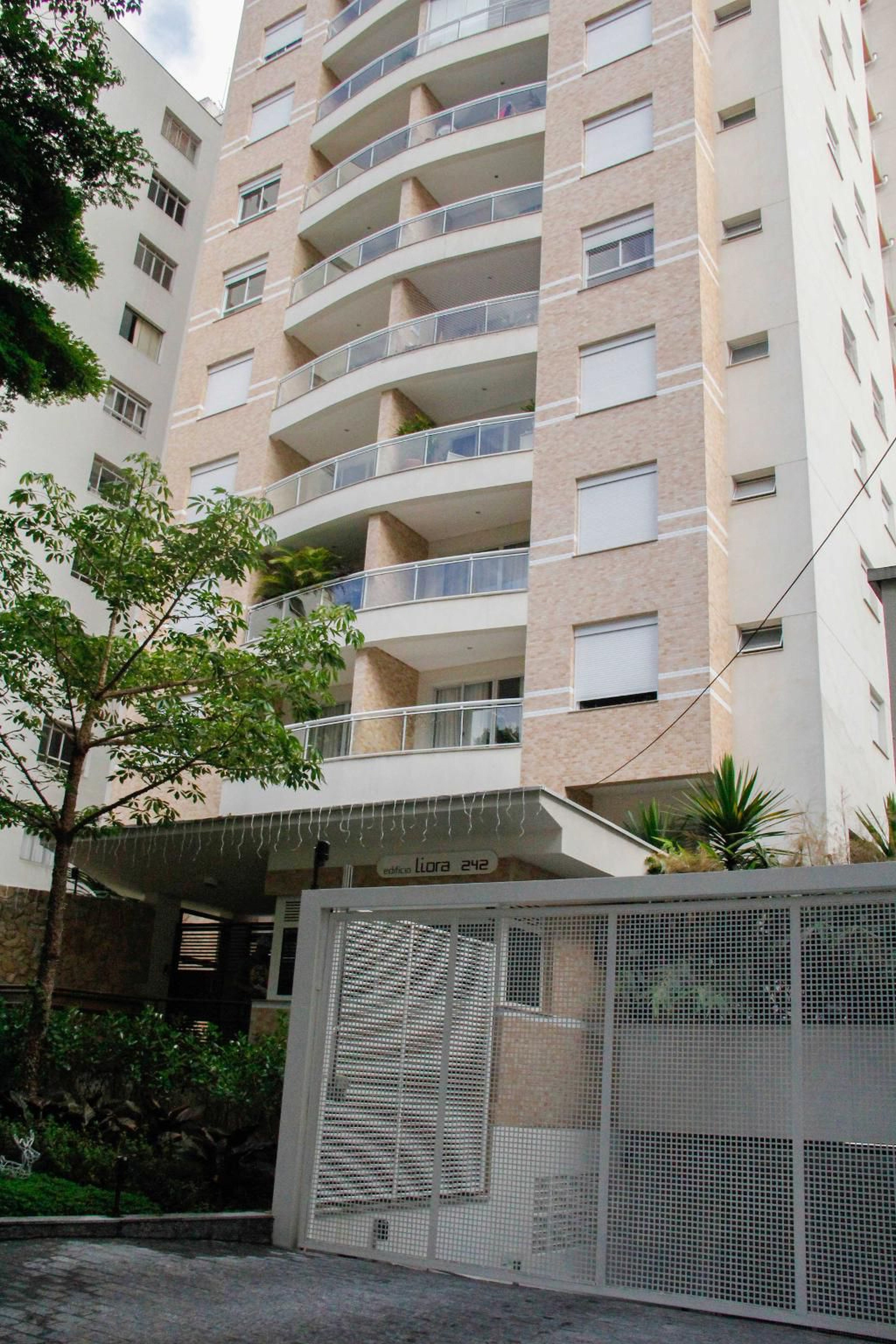 Prédio Condomínio Liora