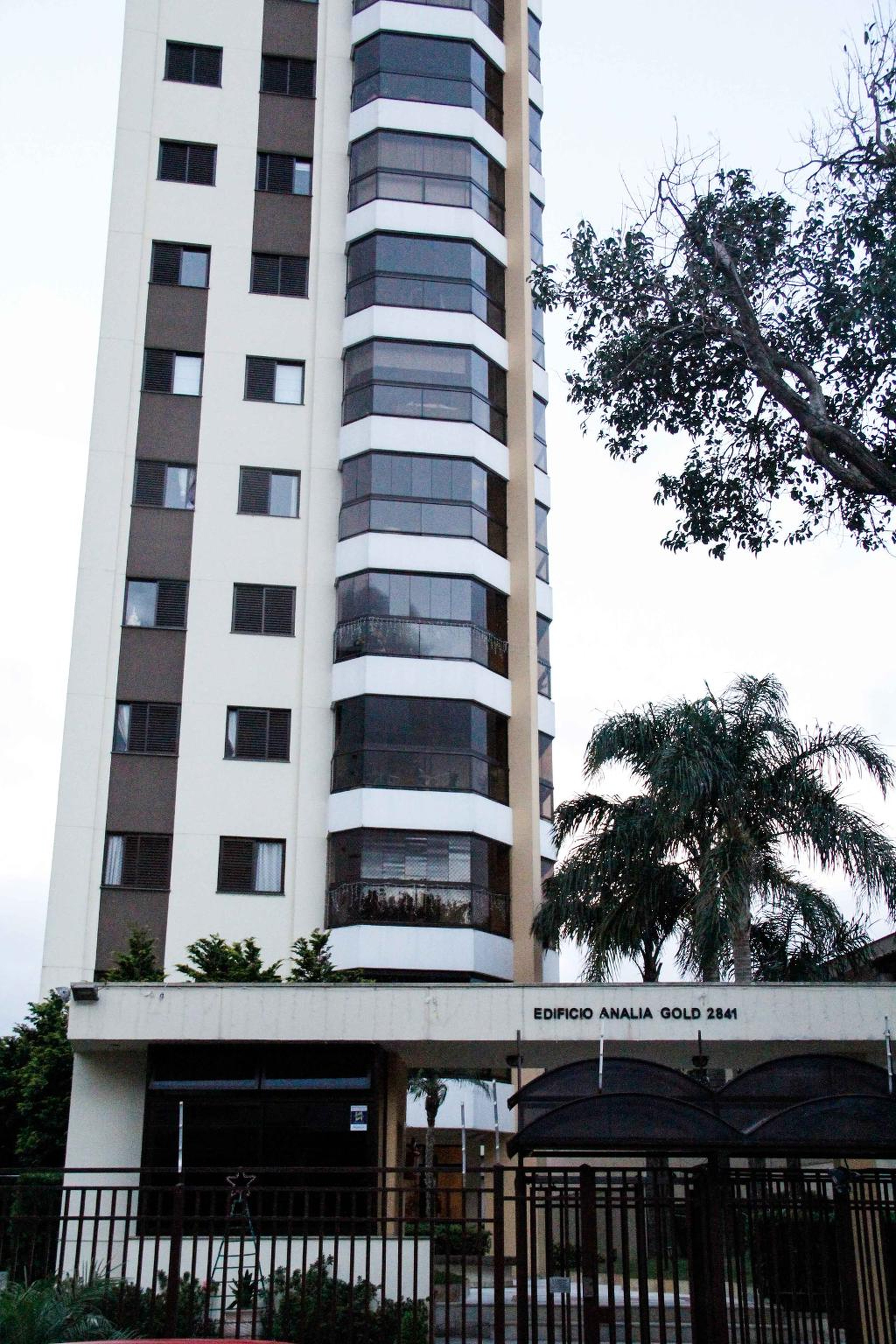 Prédio Condomínio Anália Gold