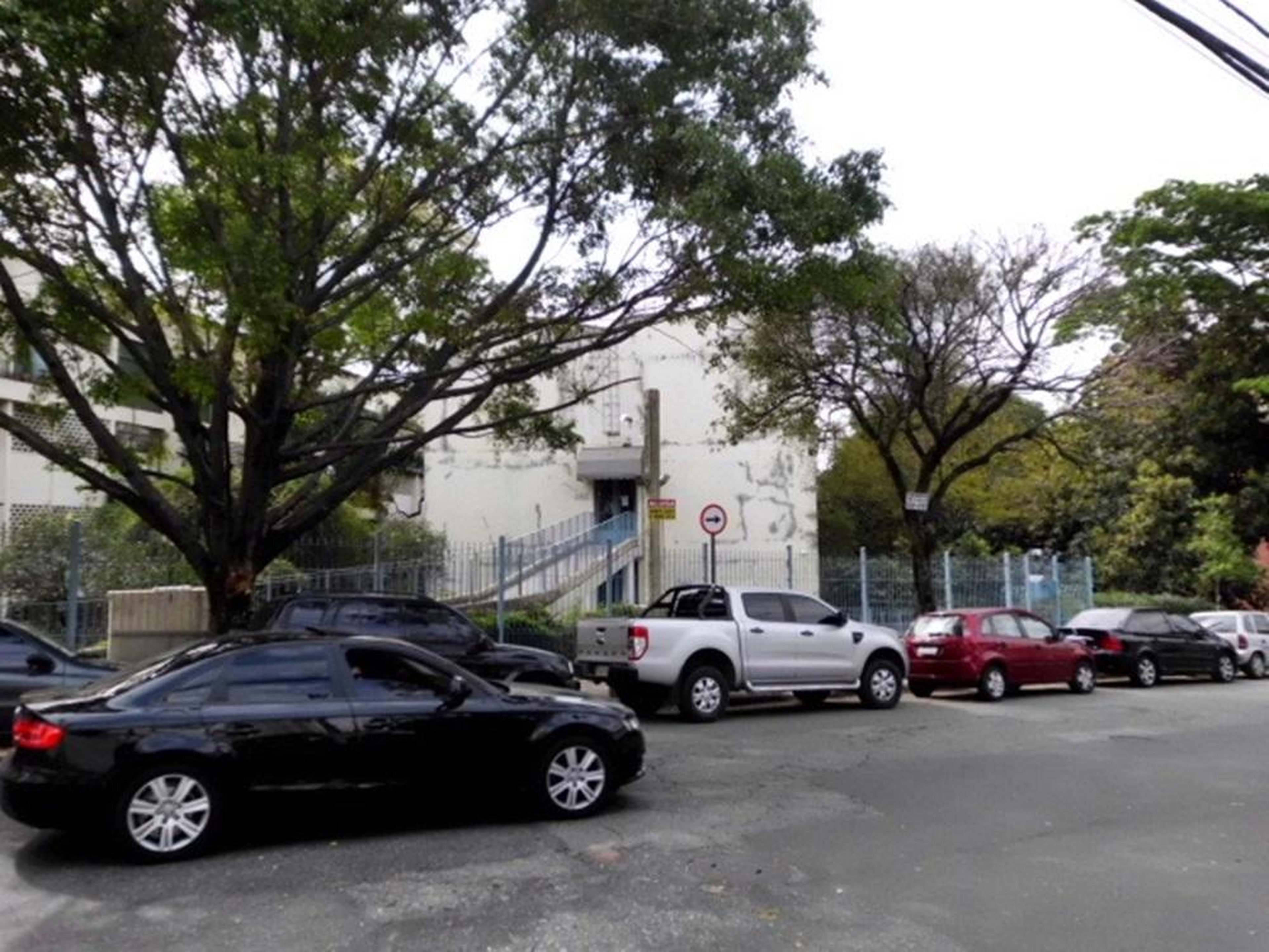 fachada Condomínio em Rua Doutor José de Queirós Aranha, 195
