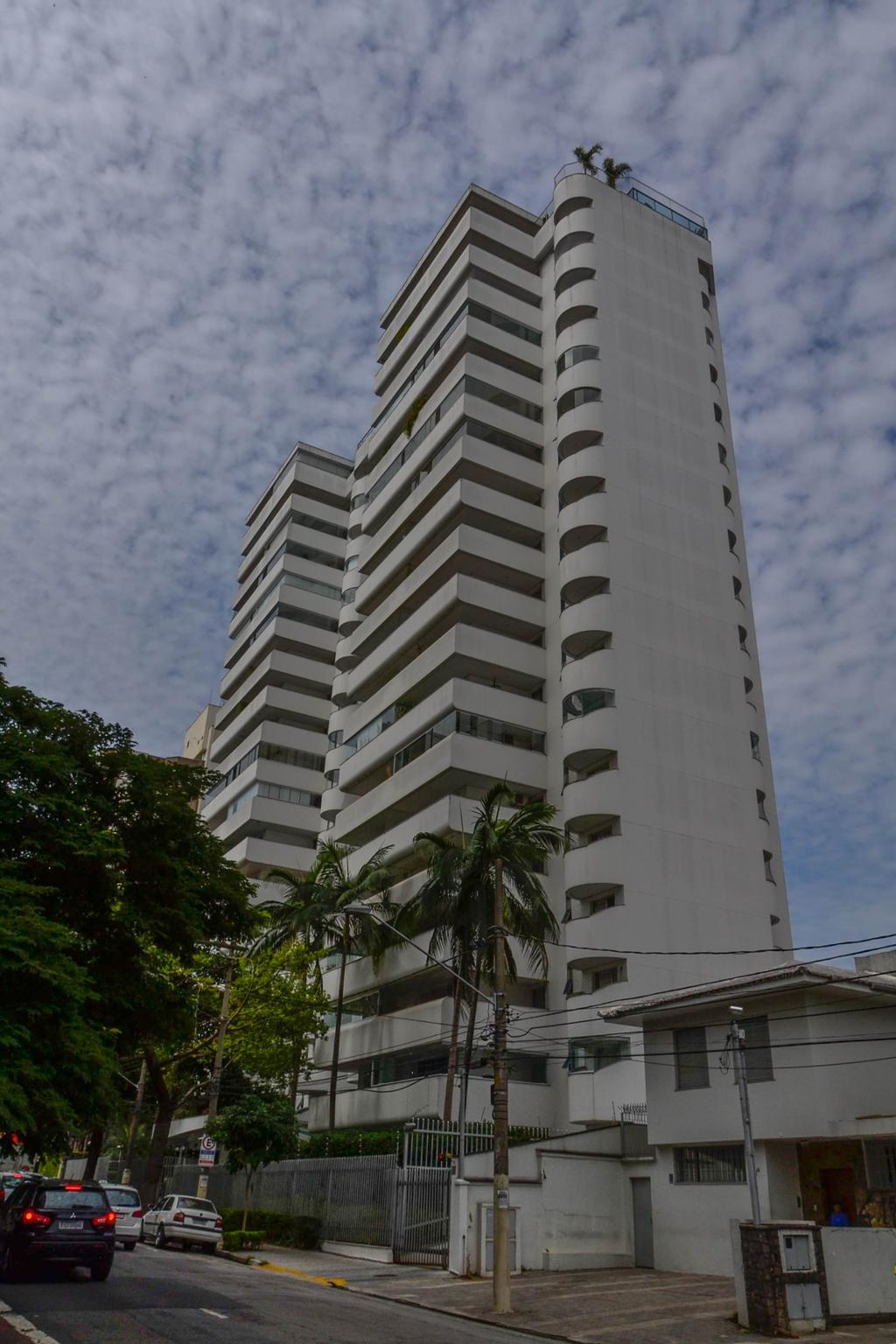 Fachada do prédio Condomínio Maison André Courreges