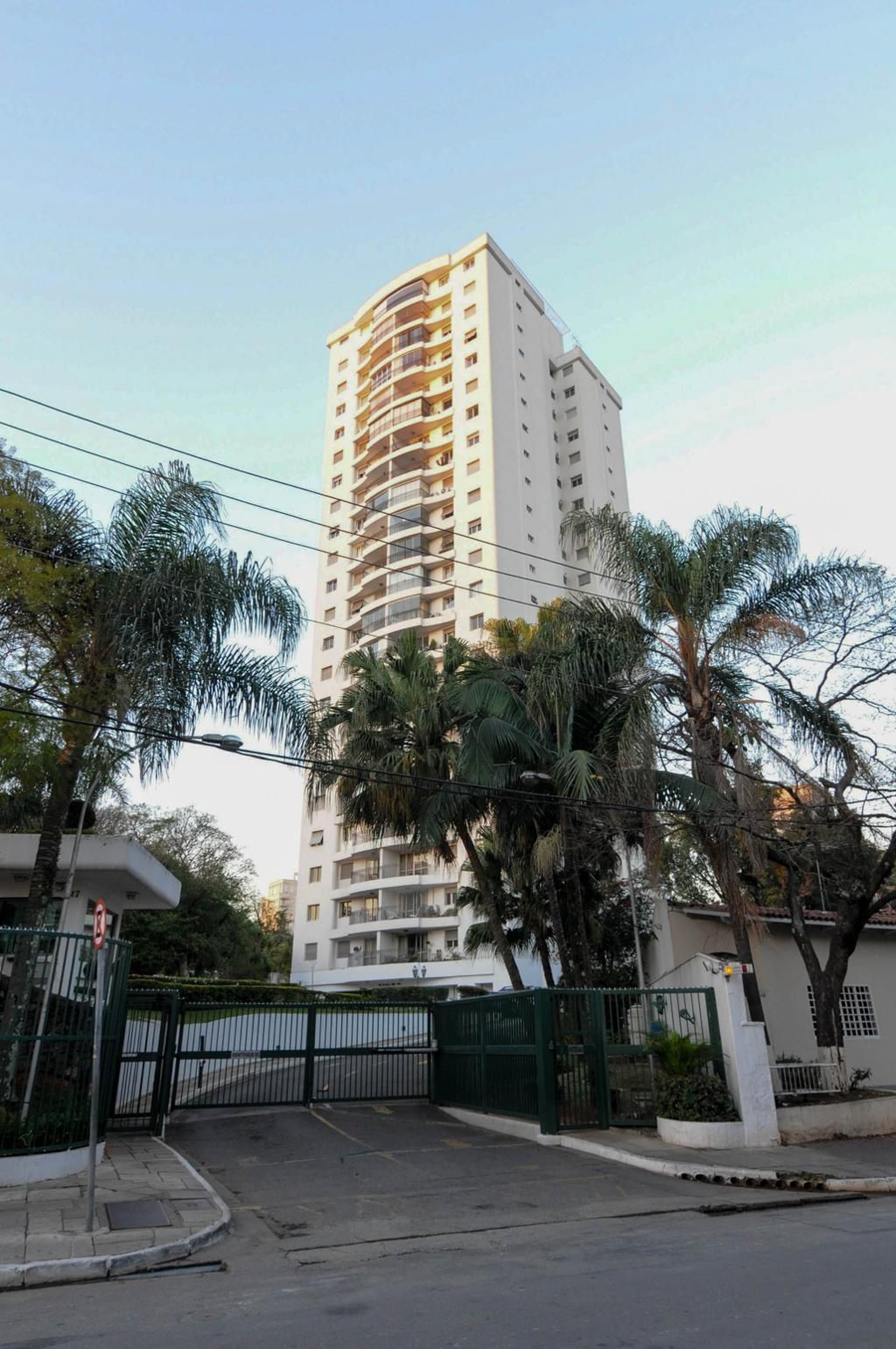 Fachada do predio Condomínio Plaza Del Sol