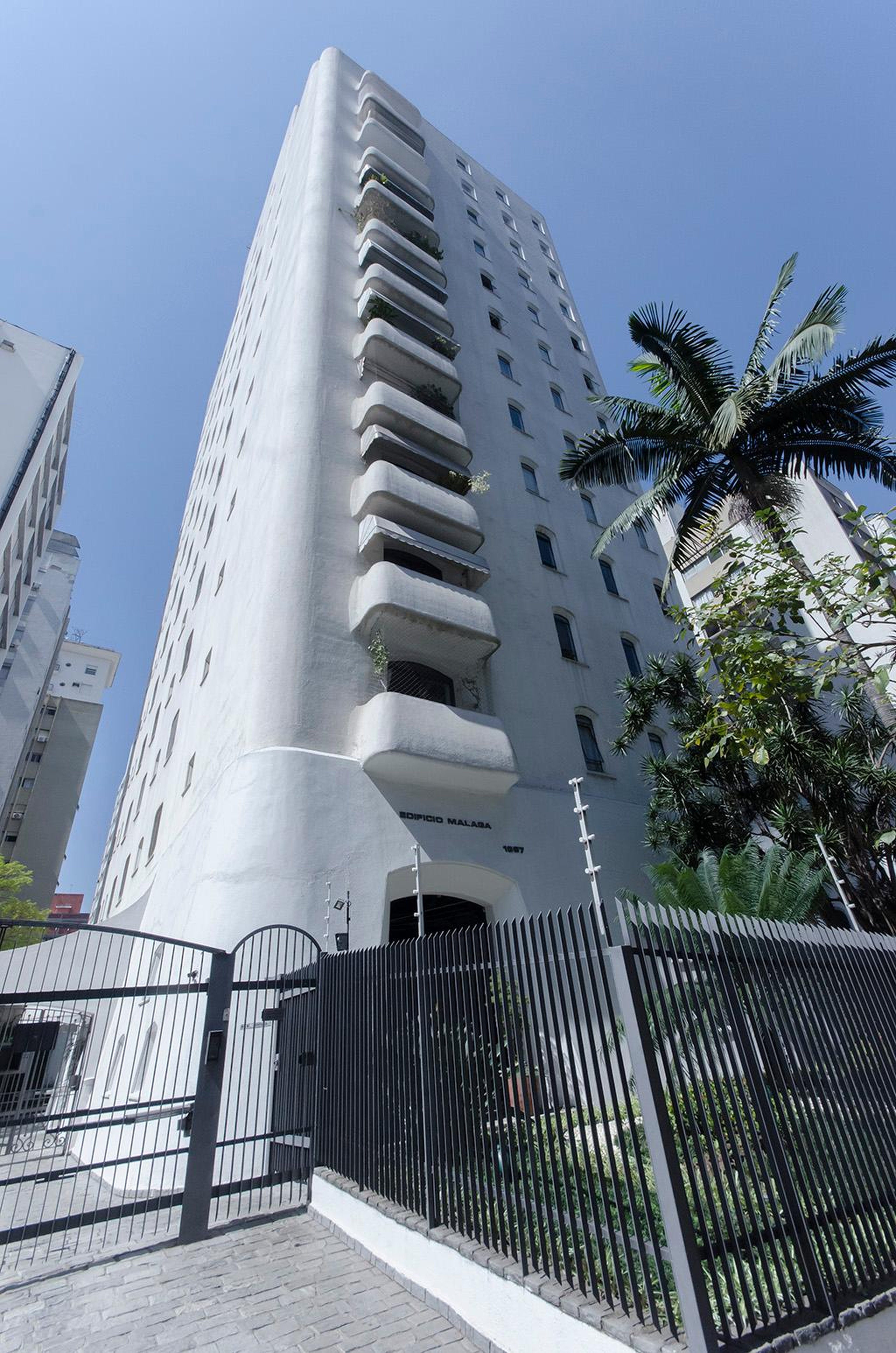 fachada Condomínio Malaga