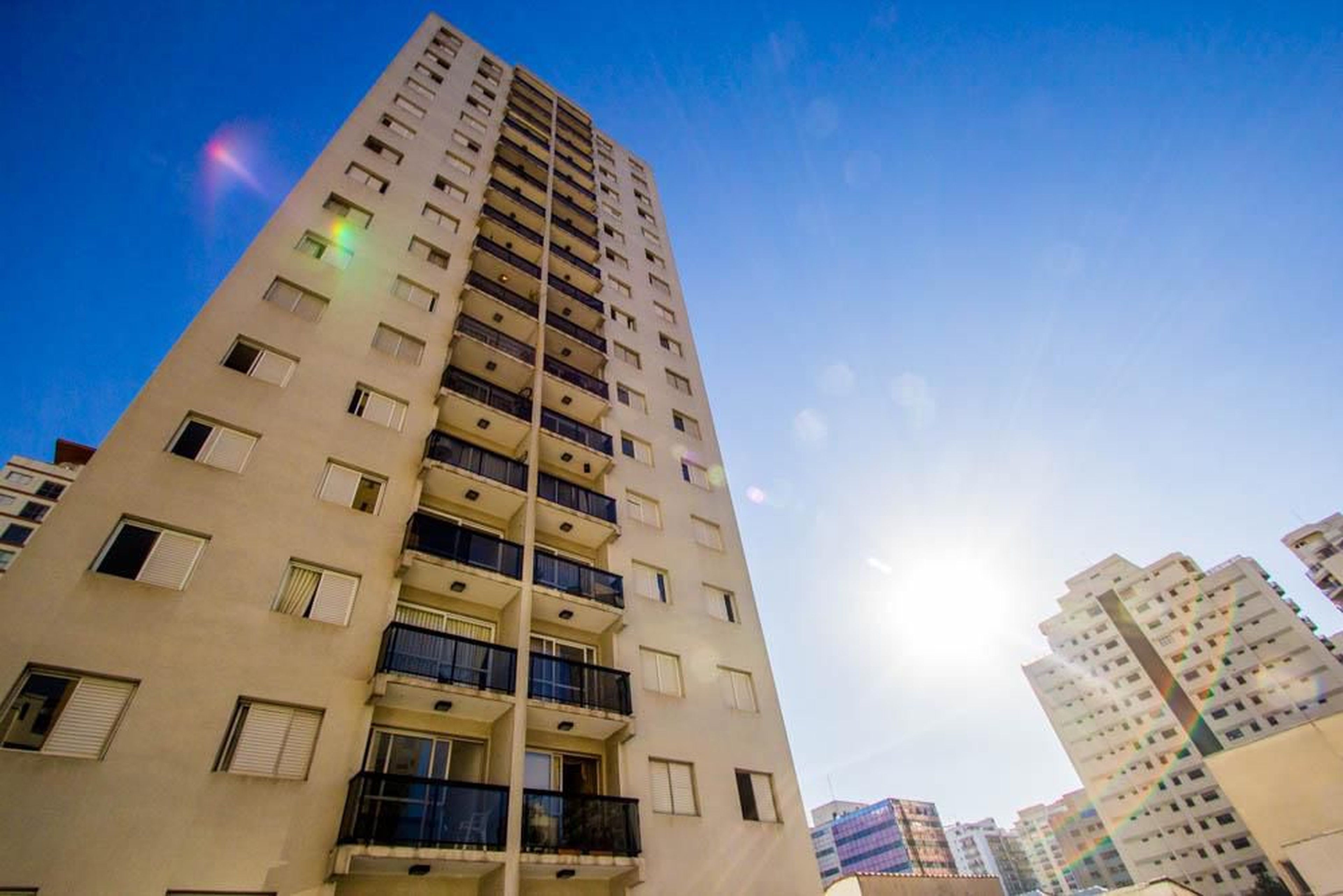 Edifício Condomínio em Avenida Jurucê, 407