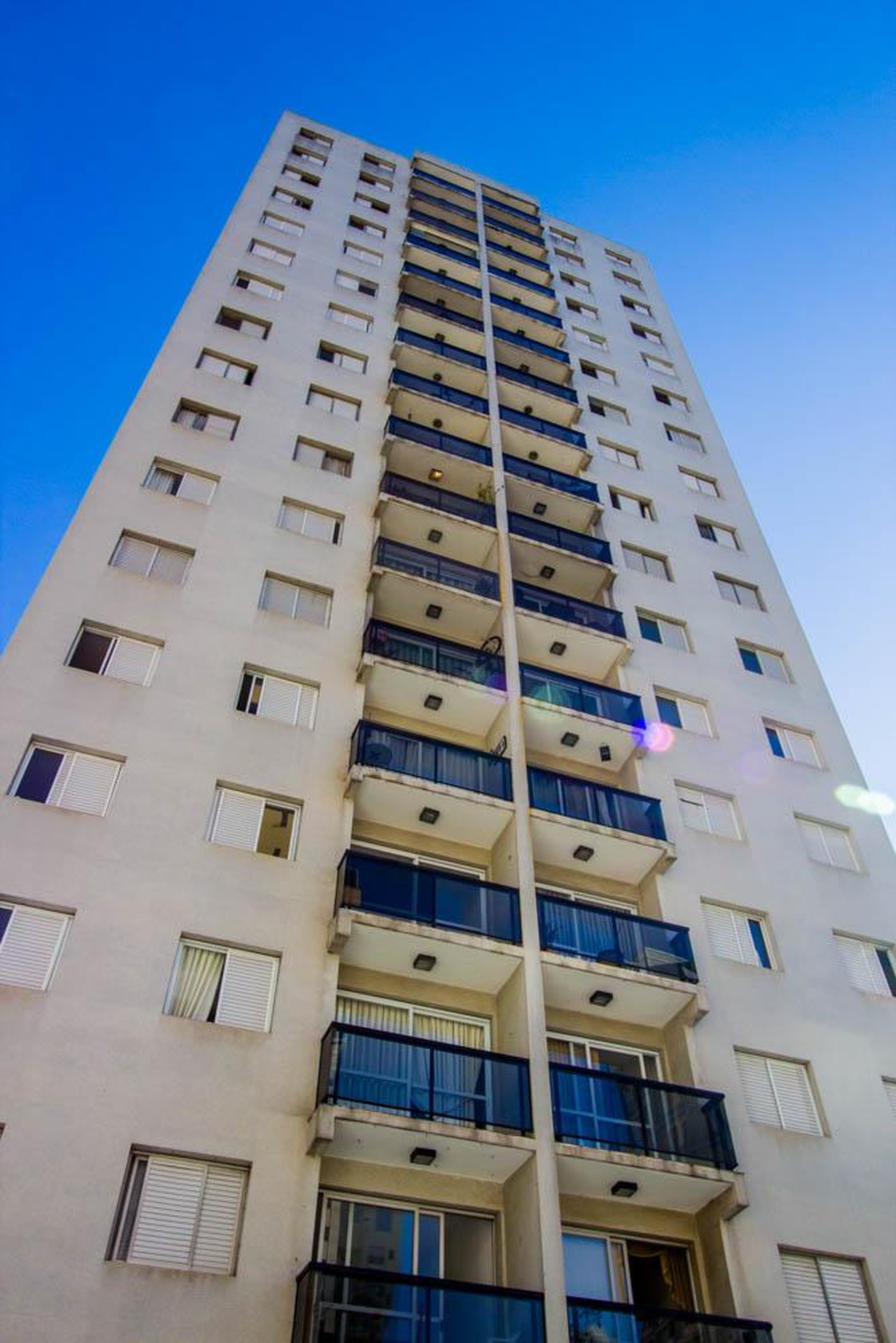 Edifício Condomínio em Avenida Jurucê, 407