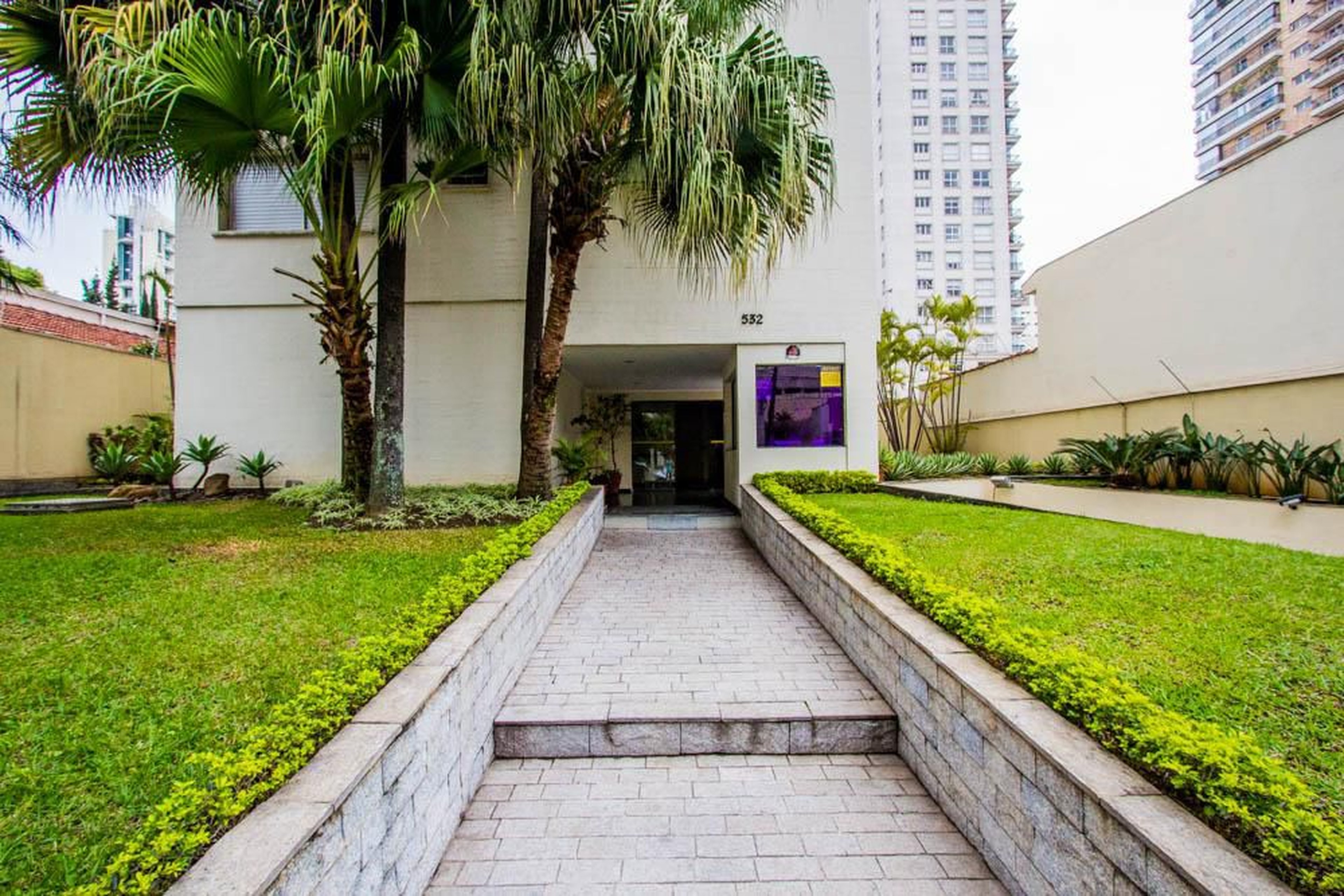 Entrada do Prédio - Inhambu