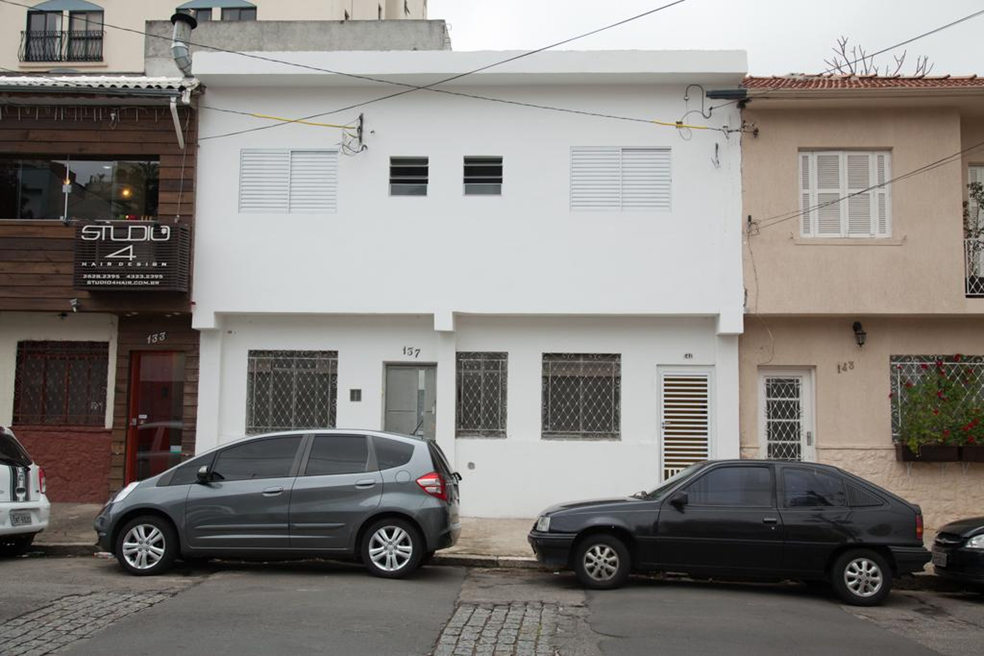 Fachada do prédio Condomínio em Rua Conceição Veloso, 141
