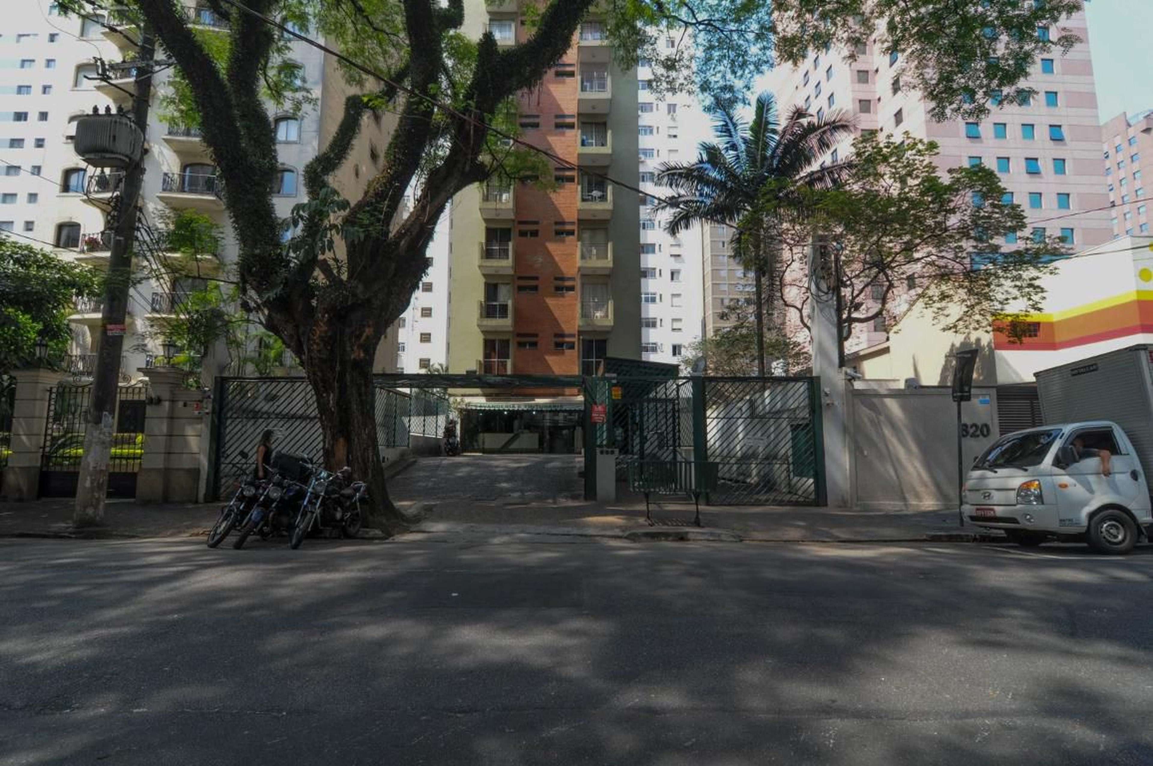 Fachada do predio Condomínio Miami Inn