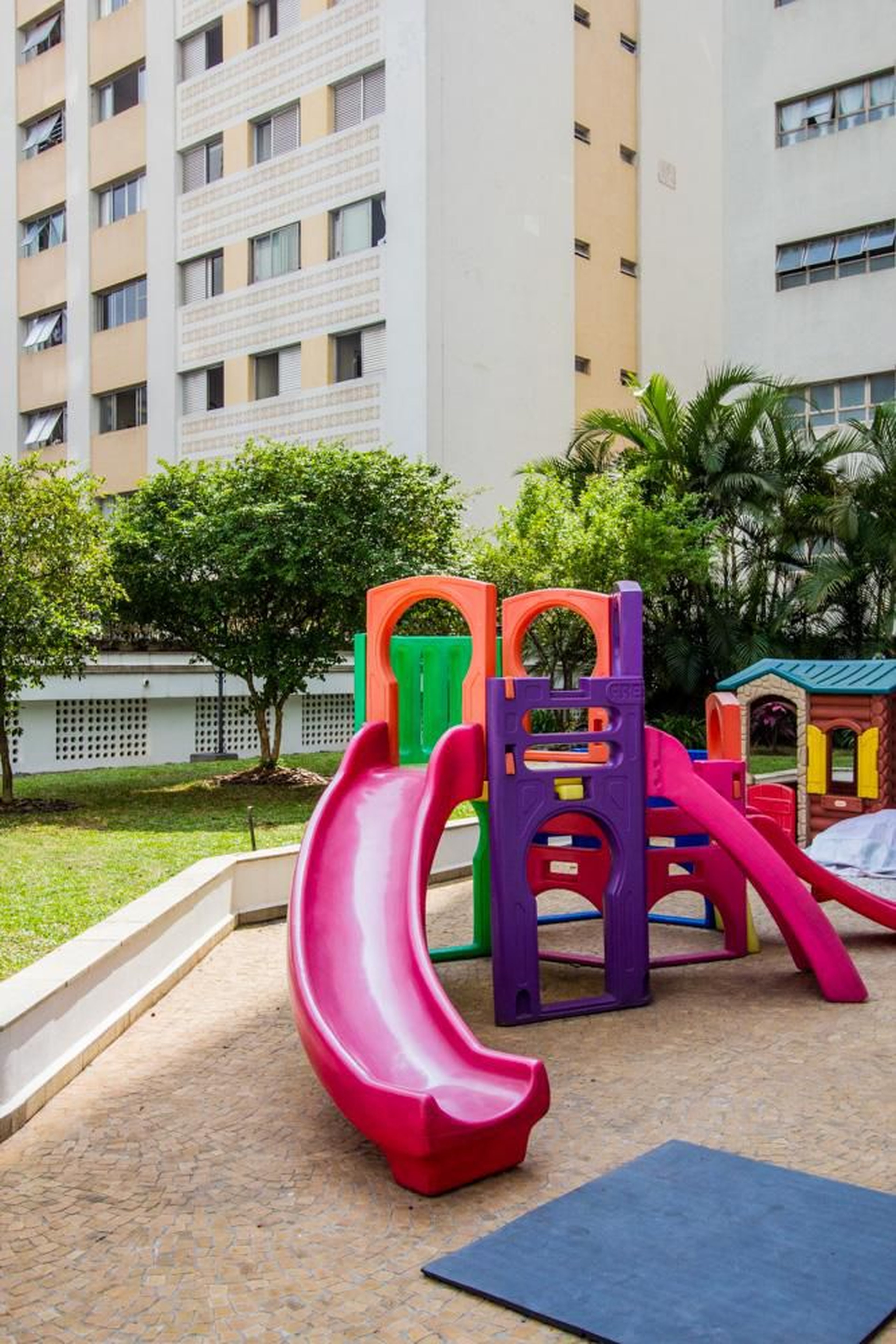 Playground - Edficio Marc Chagall