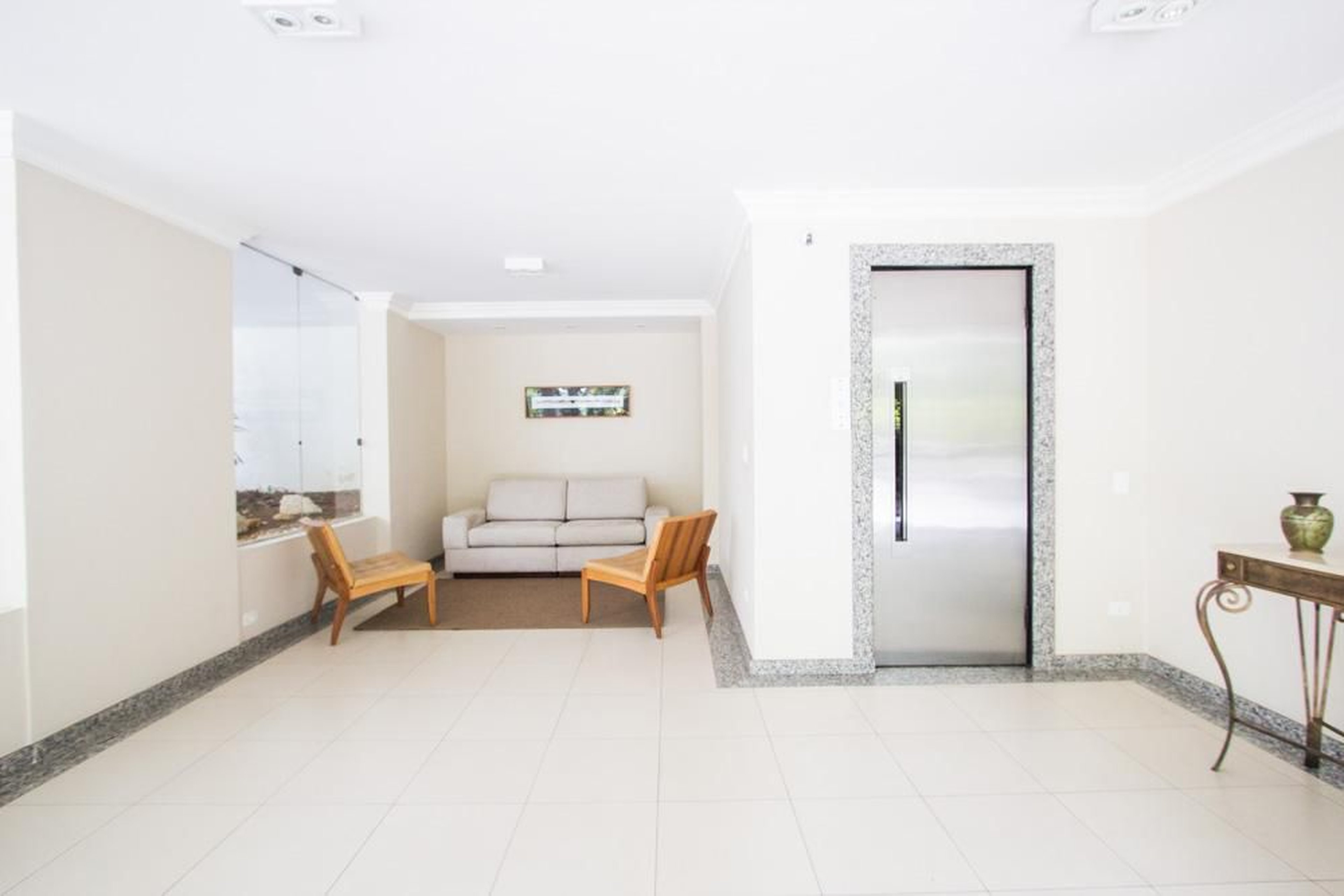 Hall do Prédio - Rute e Beatriz