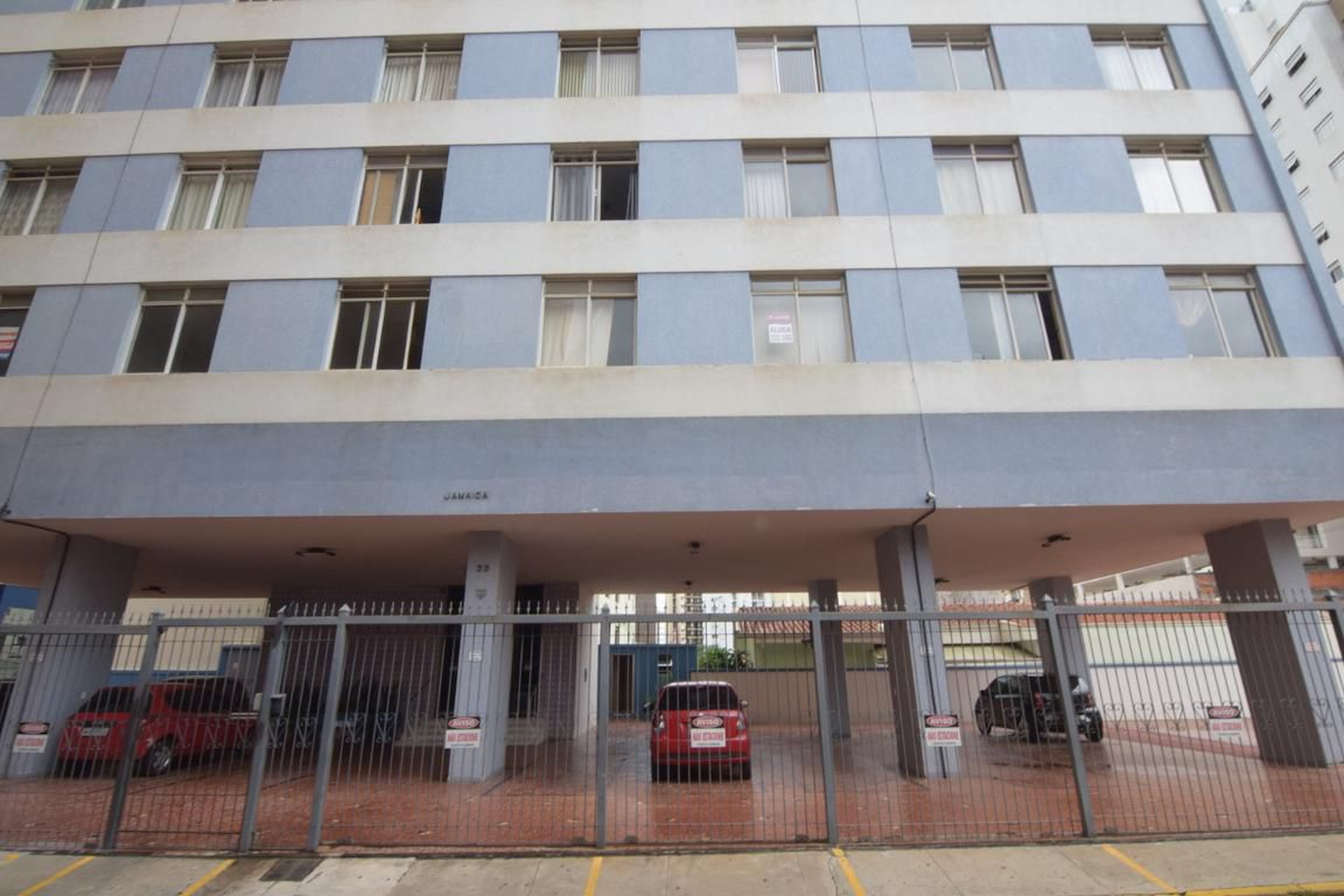 Entrada do prédio - Jamaica