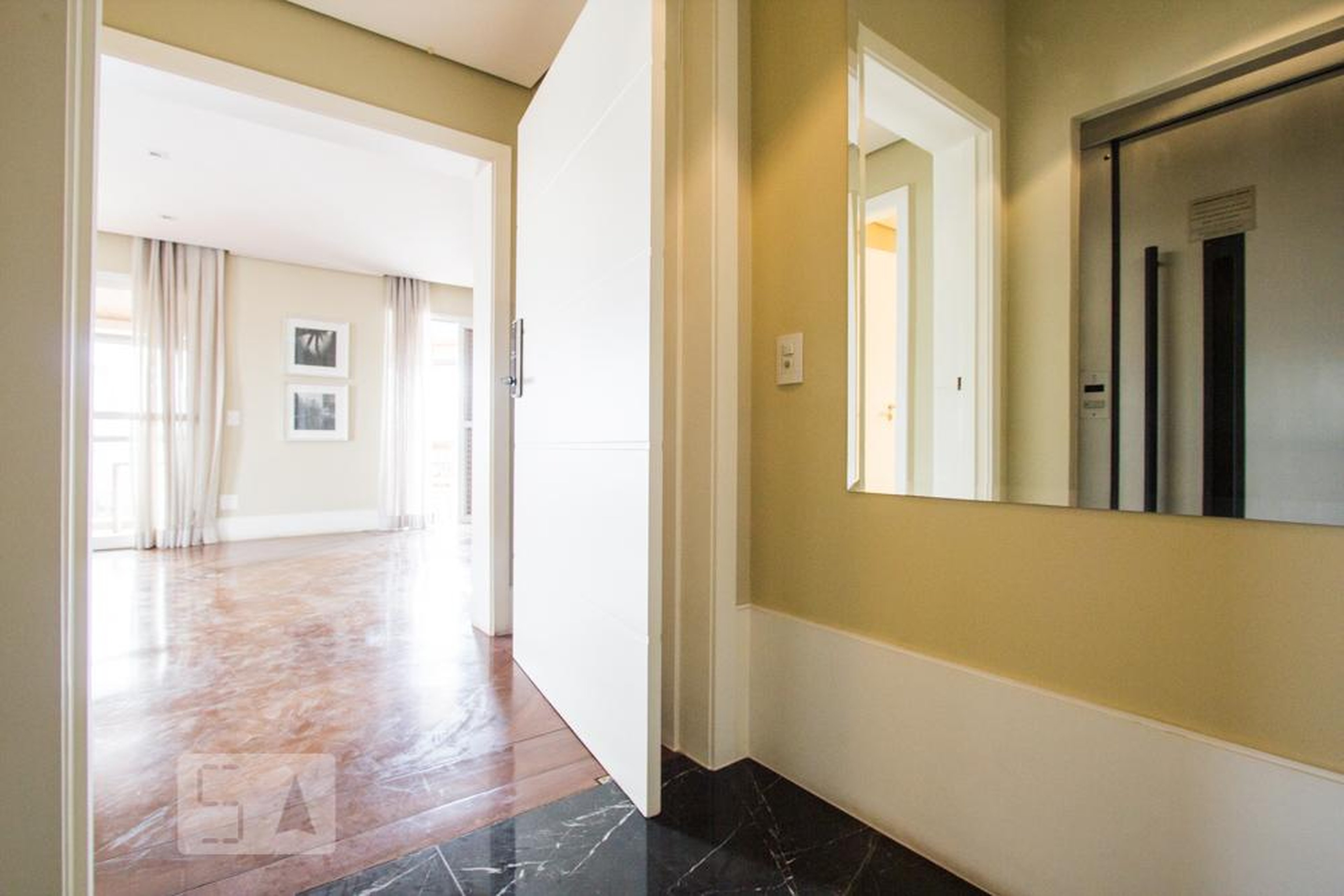 Hall de Entrada - Piazza Quadrifoglio