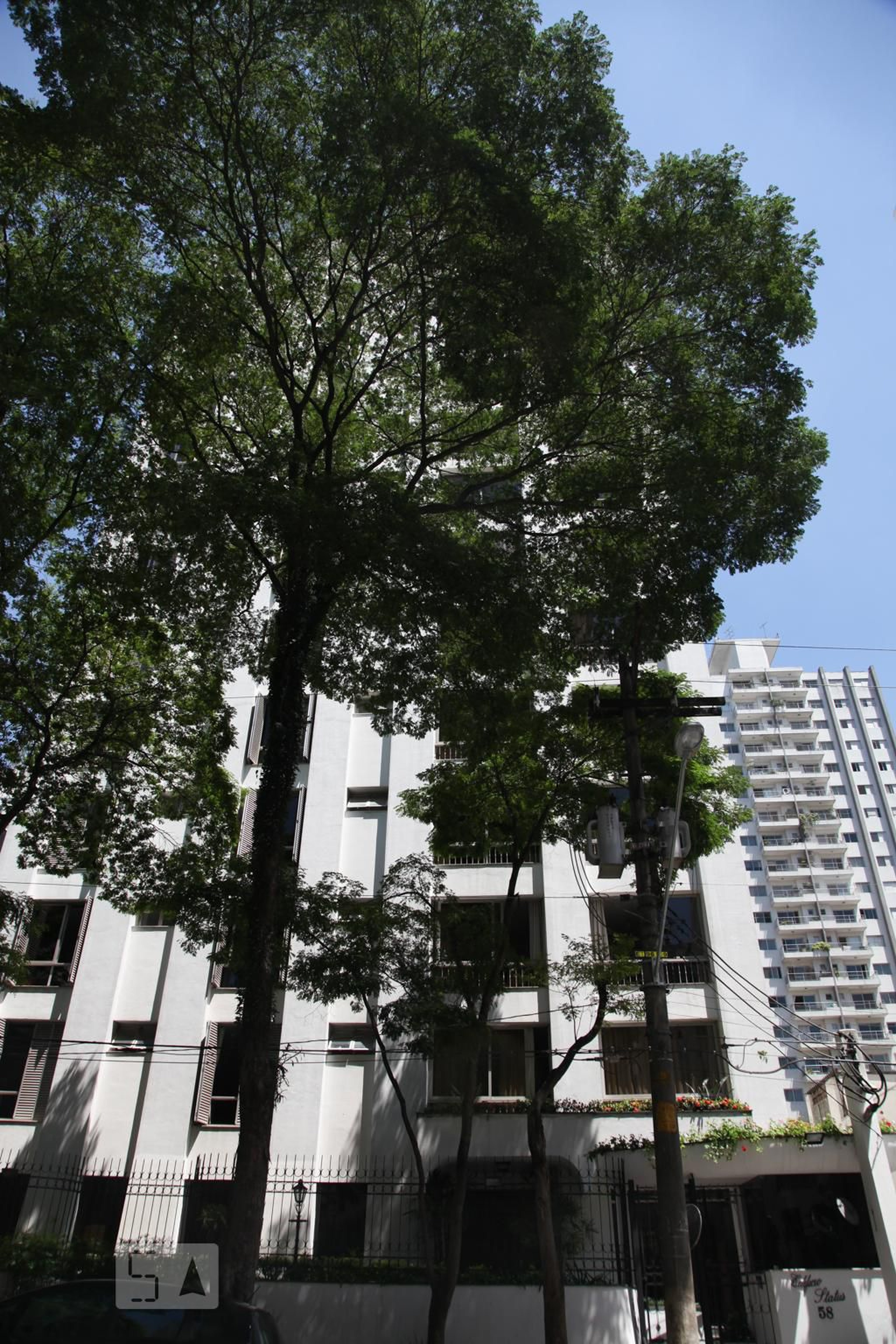 Fachada do prédio Condomínio Status