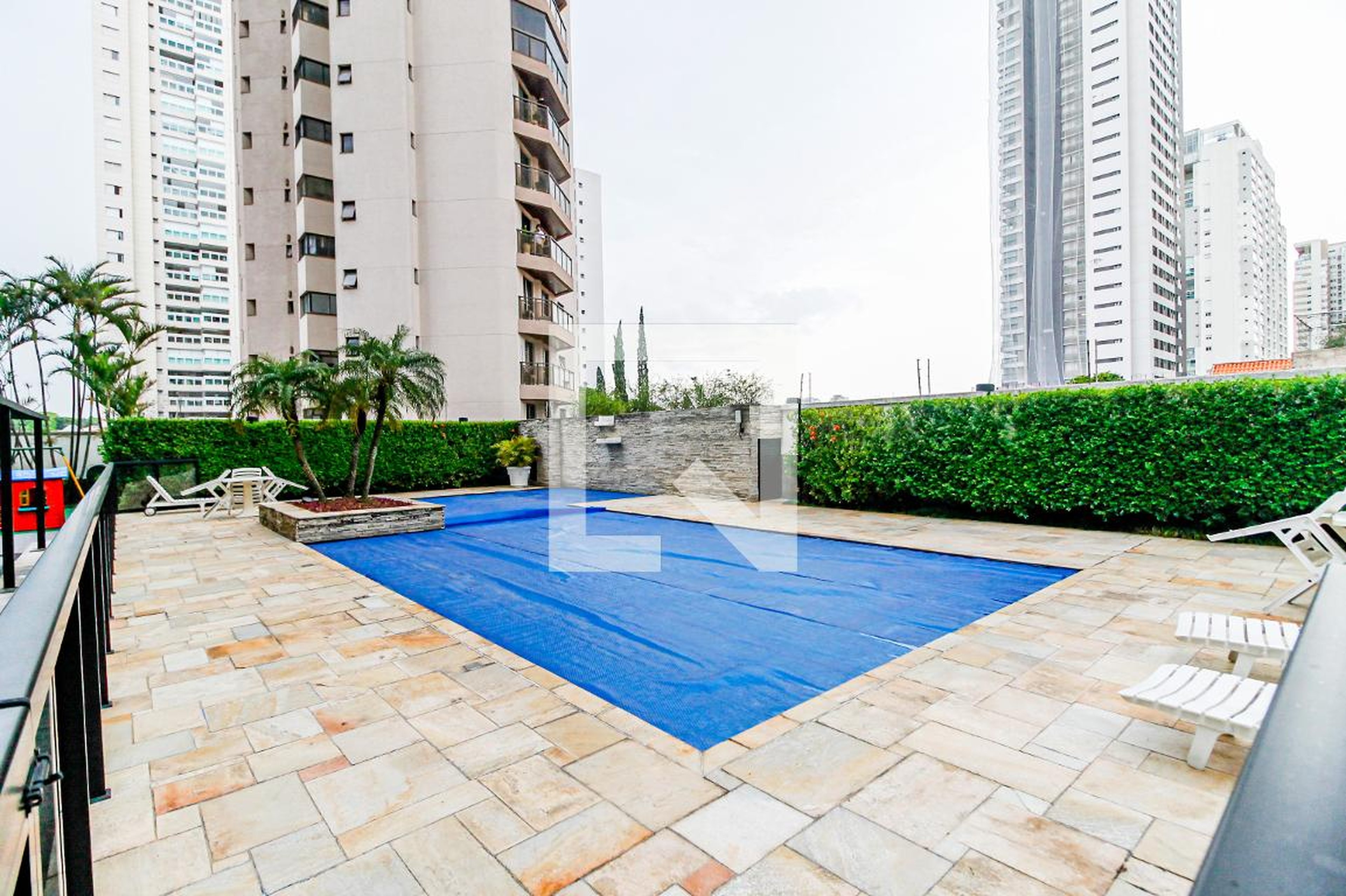 Piscina - Edifício Avalon